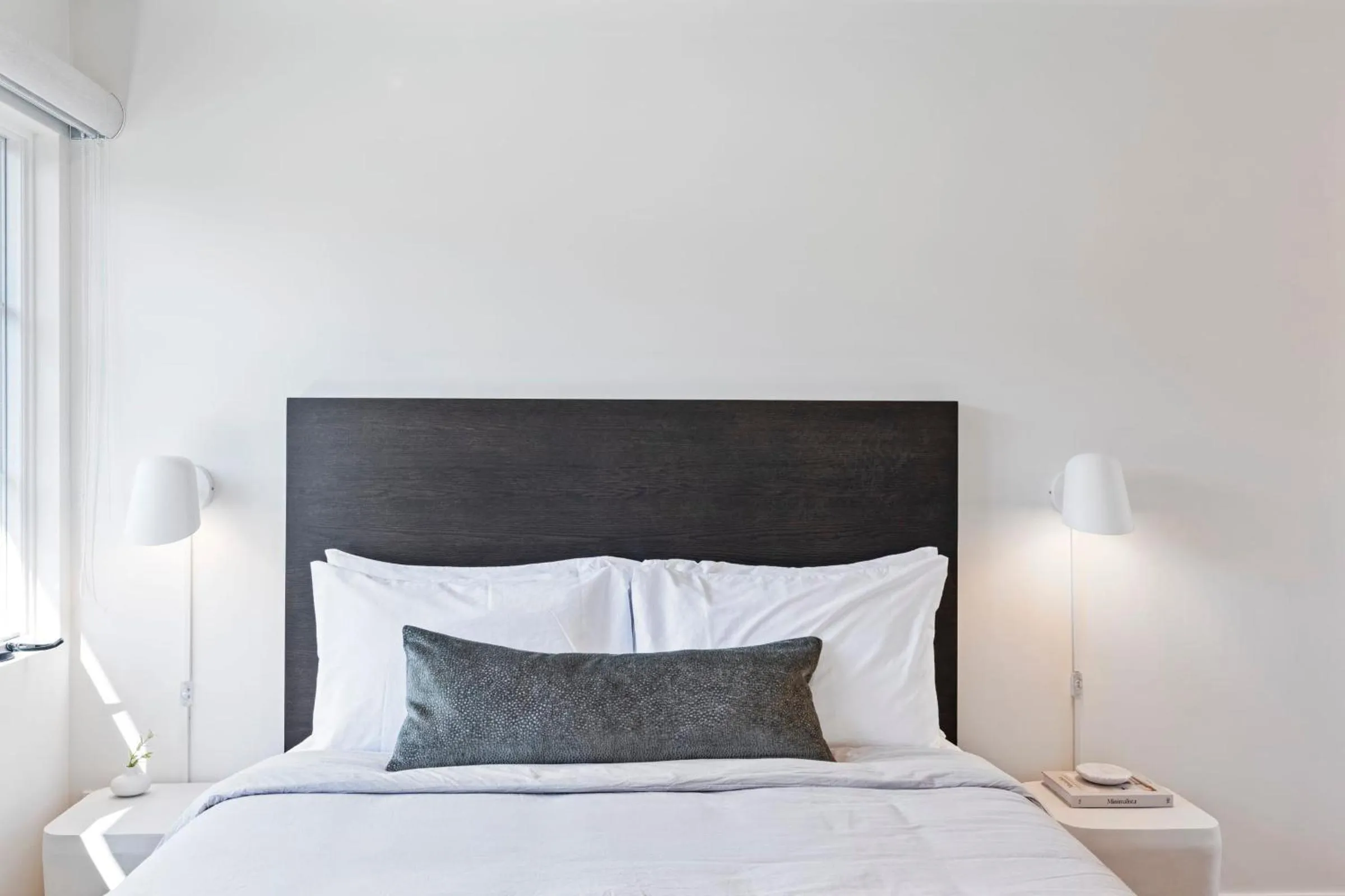 Bed in Casa Jardin - Boutique Suites in Downtown Santa Barbara