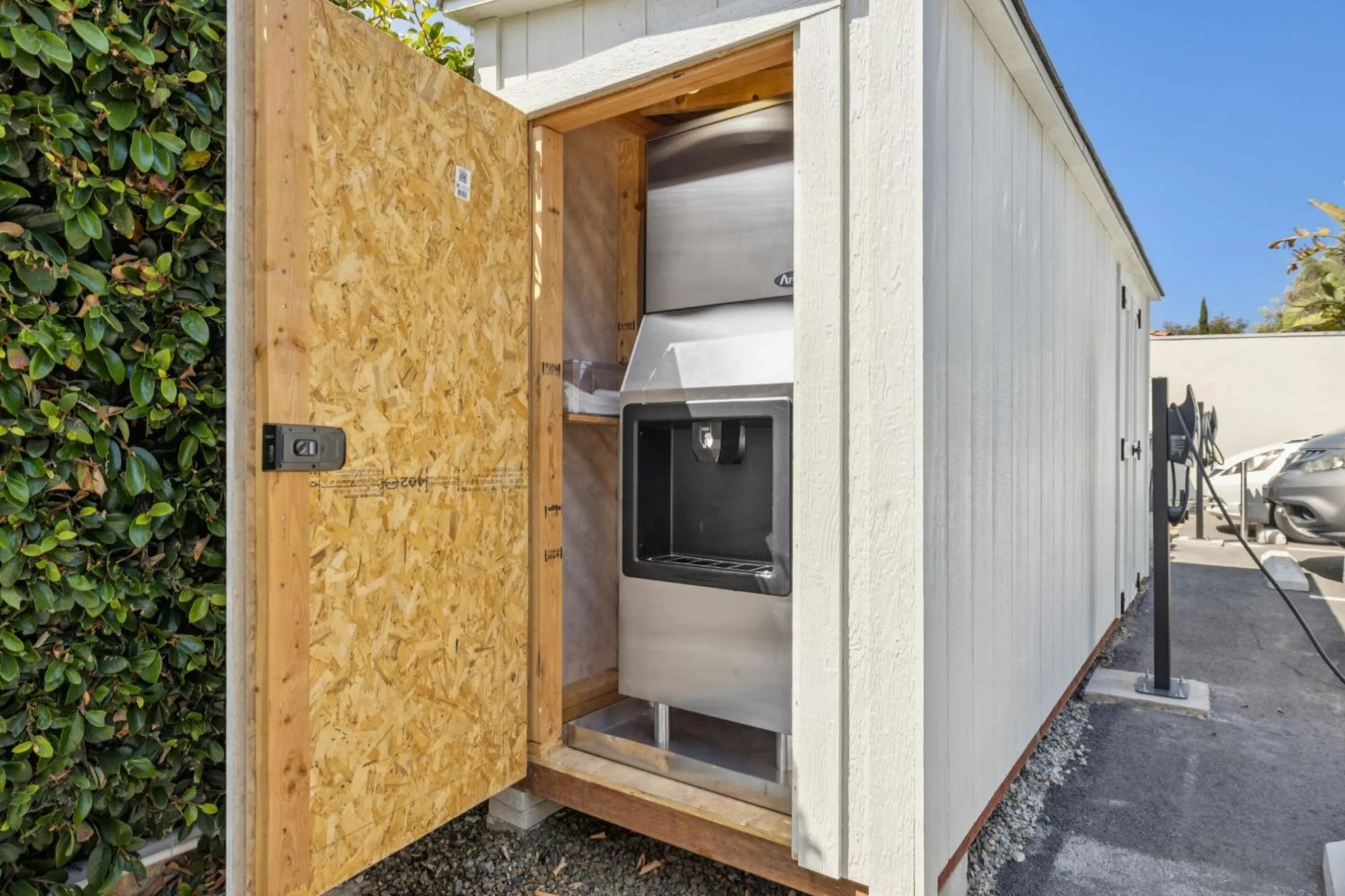 Parking in Casa Jardin - Boutique Suites in Downtown Santa Barbara