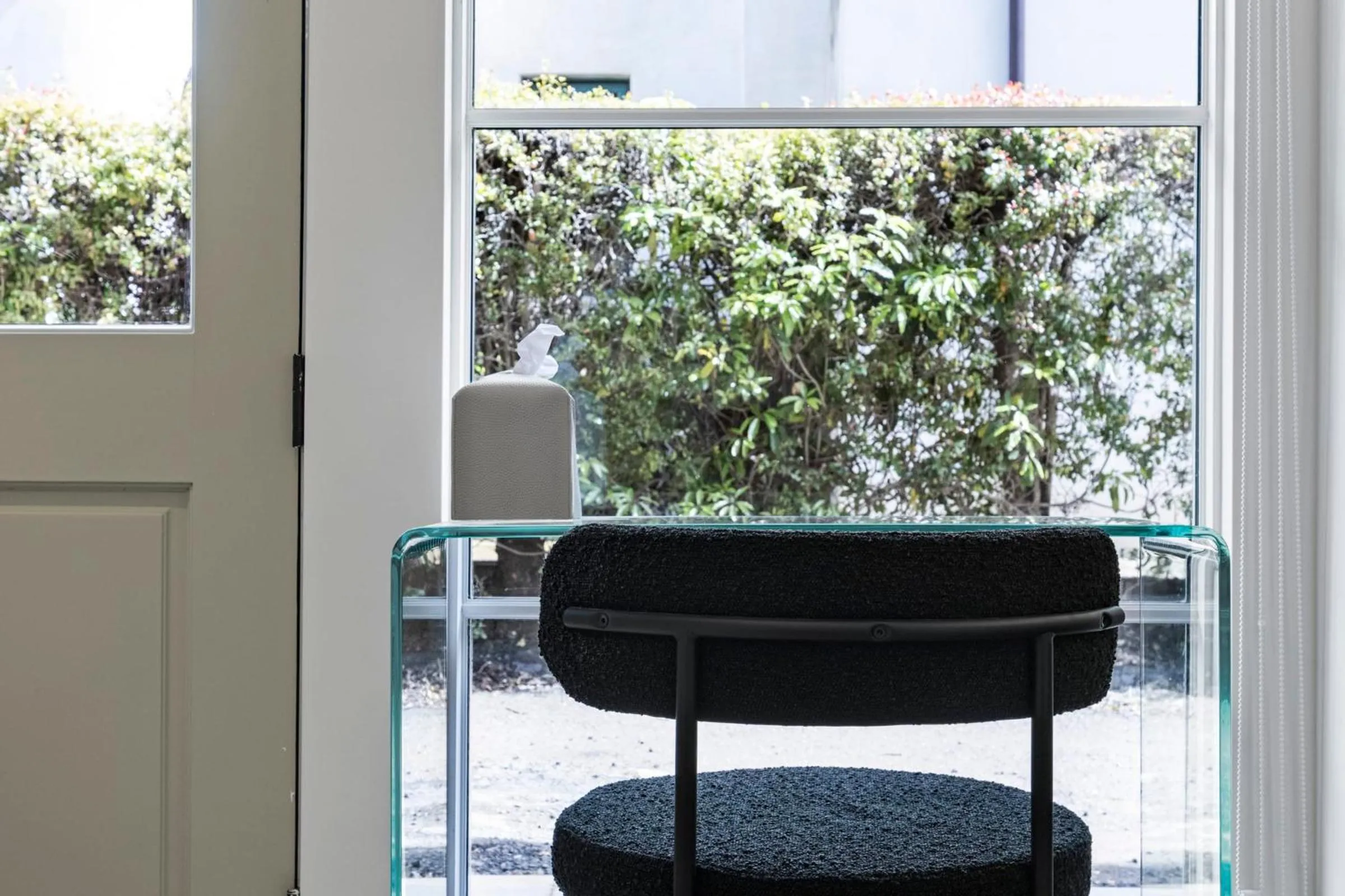 Seating area in Casa Jardin - Boutique Suites in Downtown Santa Barbara