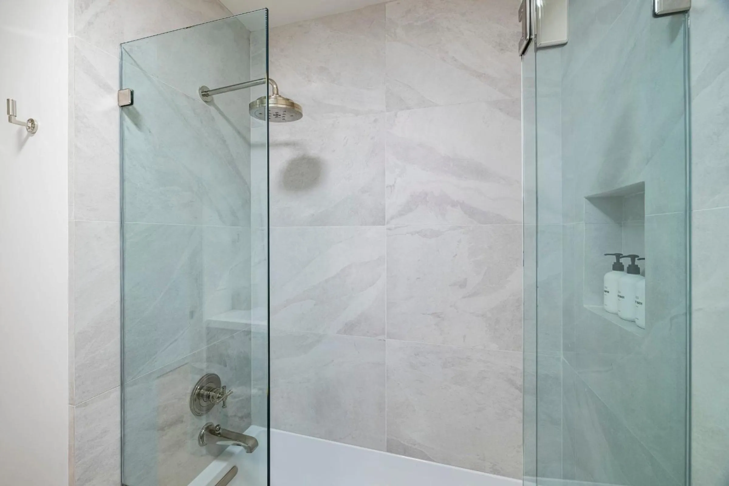 Shower in Casa Jardin - Boutique Suites in Downtown Santa Barbara