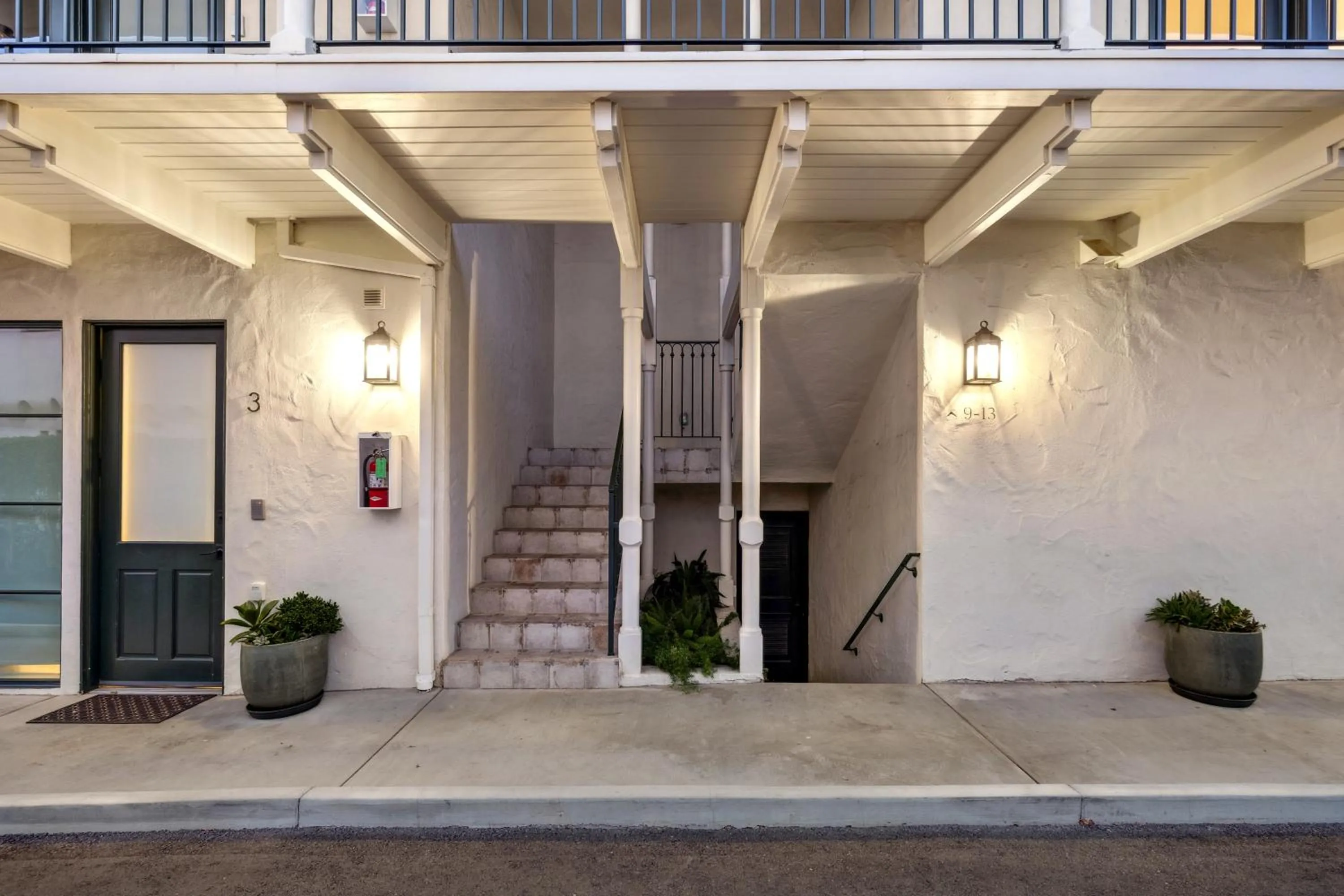 Property building in Casa Jardin - Boutique Suites in Downtown Santa Barbara
