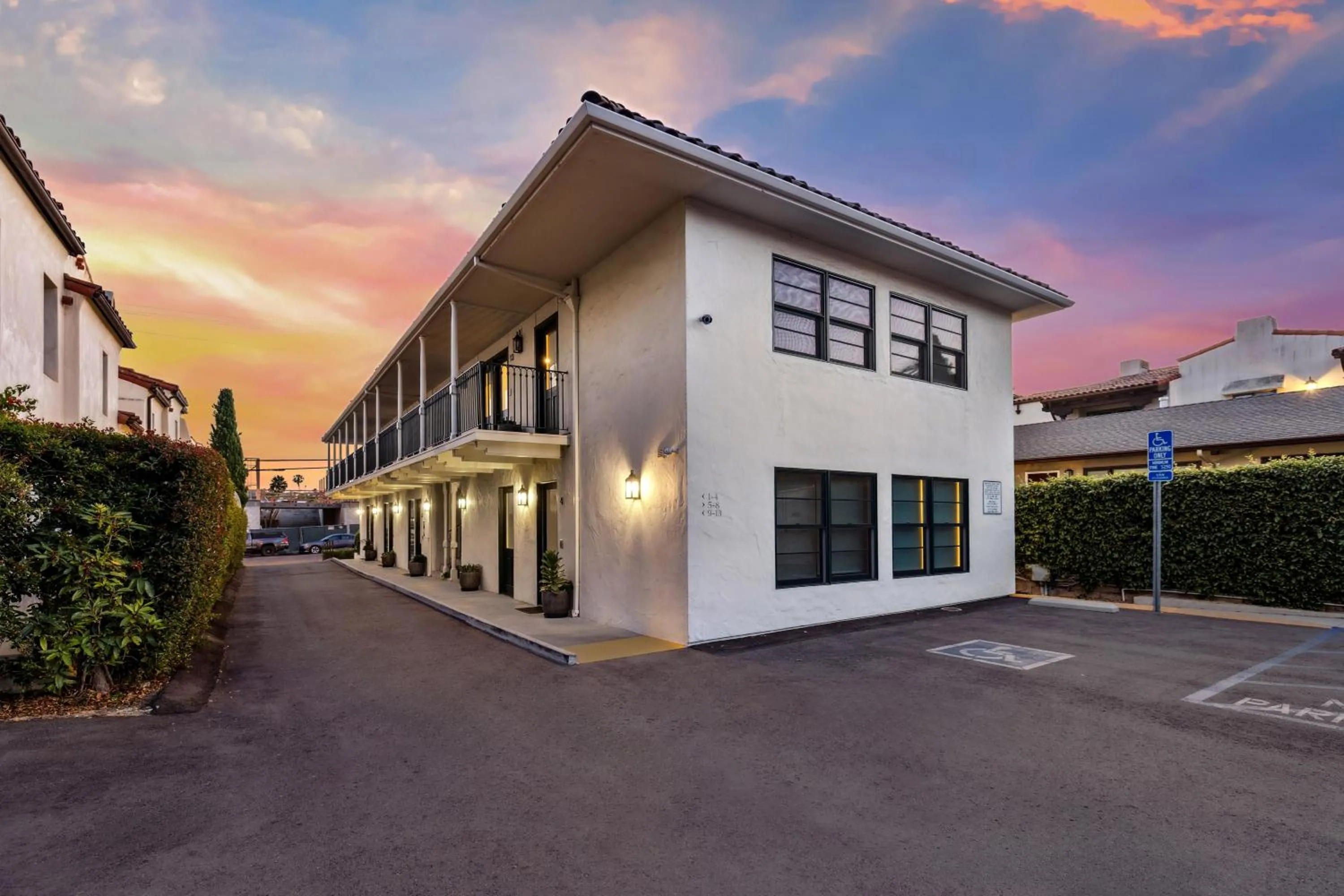 Property building in Casa Jardin - Boutique Suites in Downtown Santa Barbara