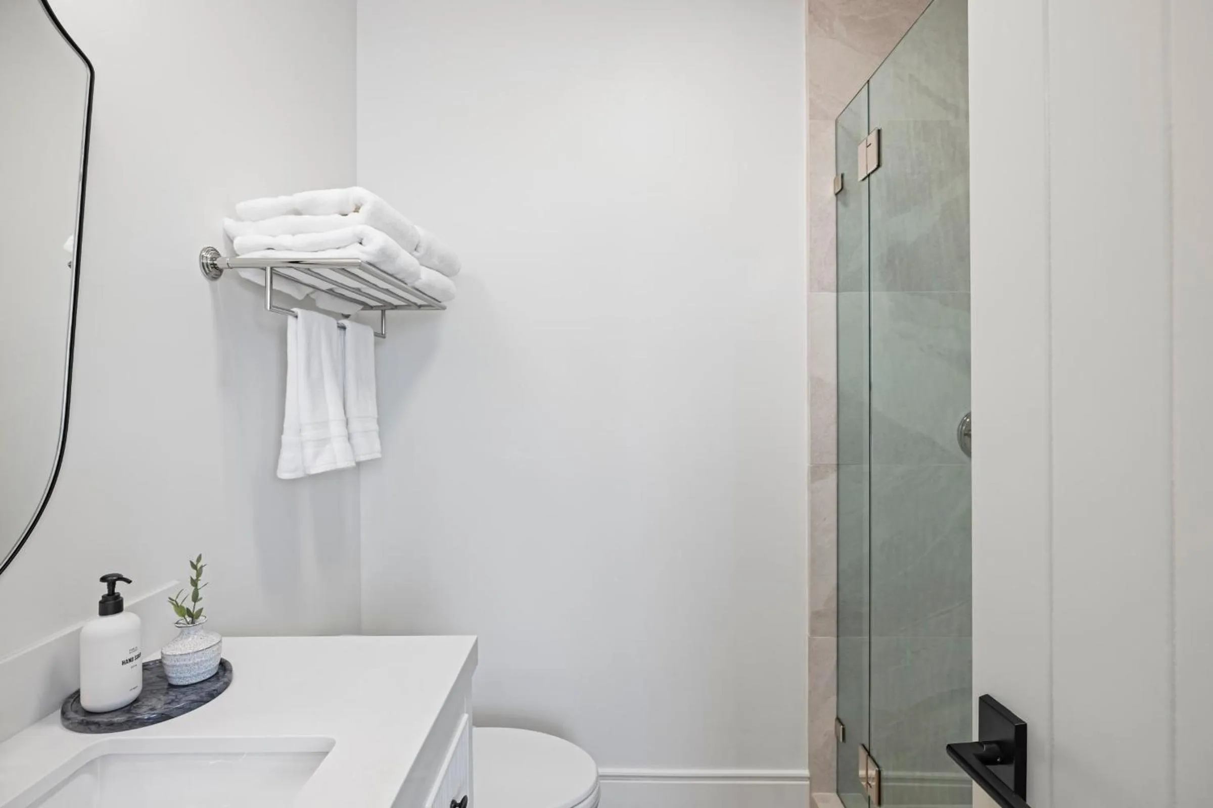 Shower in Casa Jardin - Boutique Suites in Downtown Santa Barbara