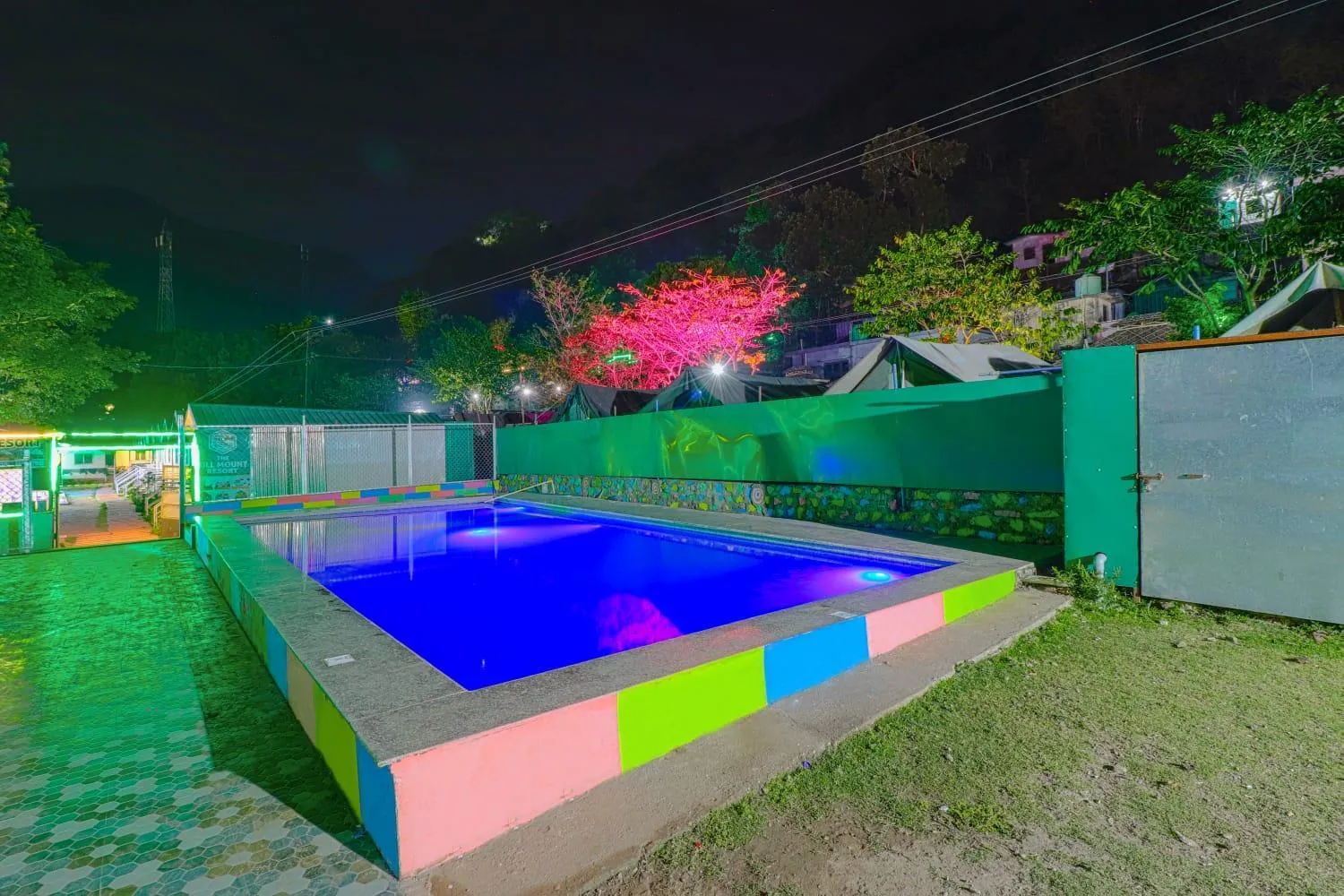 Swimming pool in The Hill Mount Resort Shivpuri