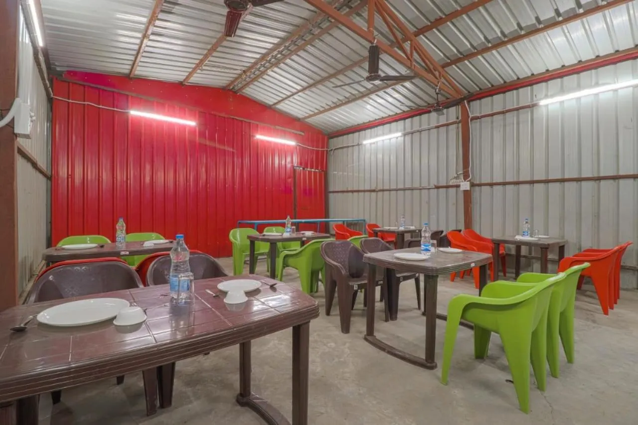 Restaurant/places to eat in The Hill Mount Resort Shivpuri