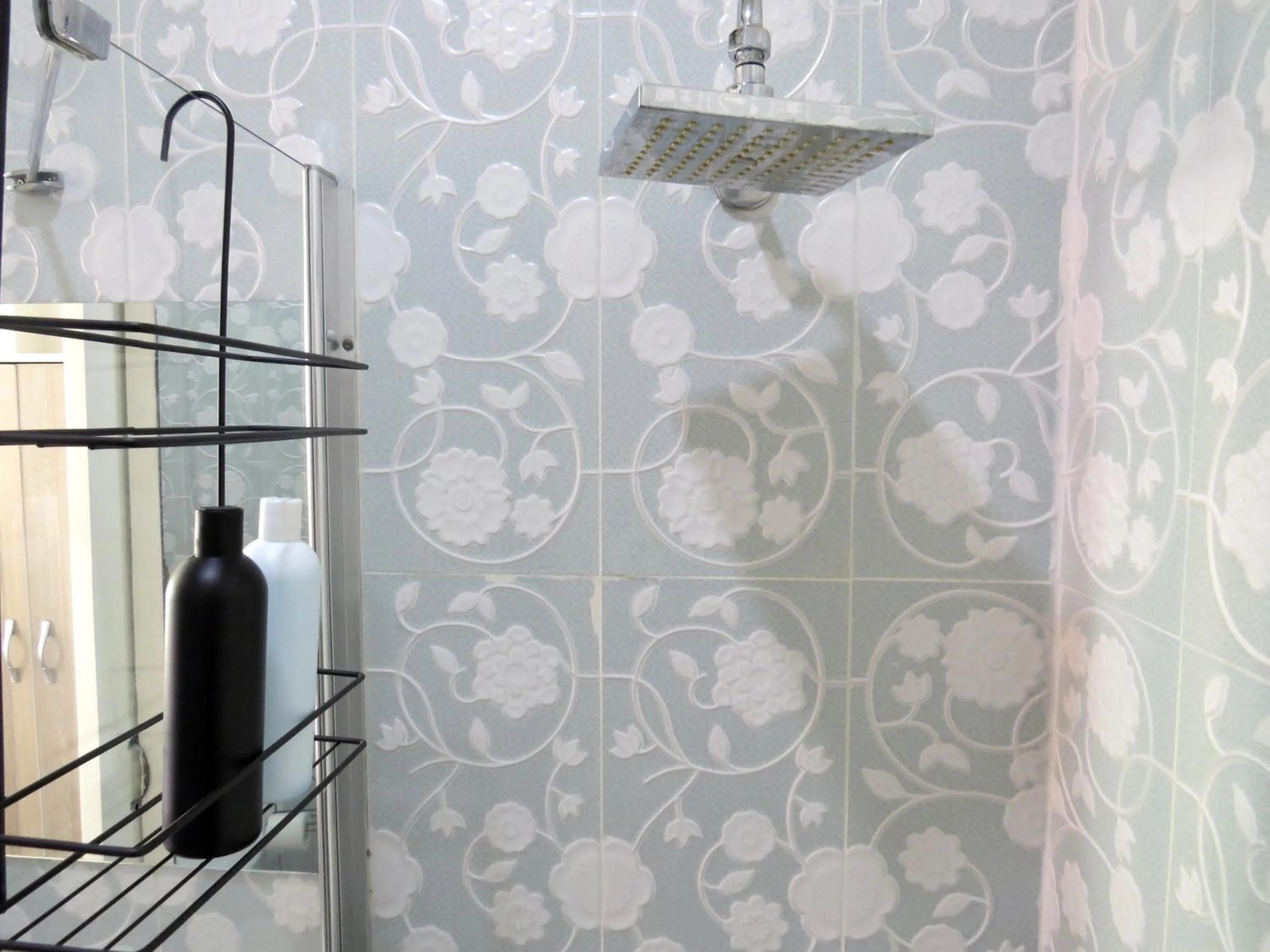 Shower in Istanberry - Luna Apartments