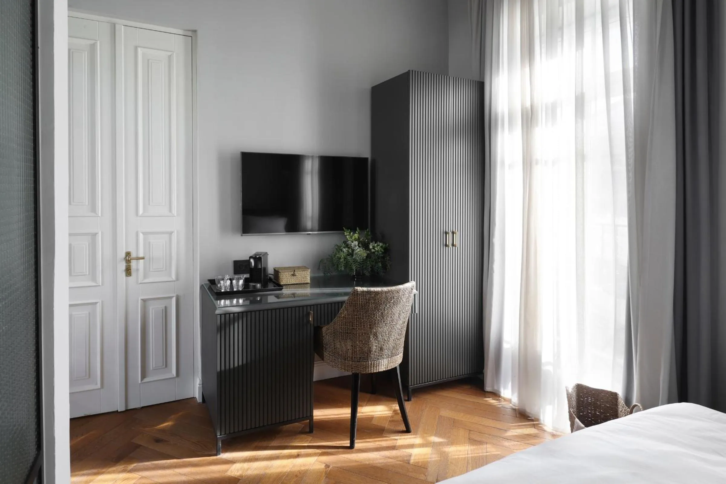 TV and multimedia, Bed in Allegro Neve Tzedek Boutique Suites - By HOMY