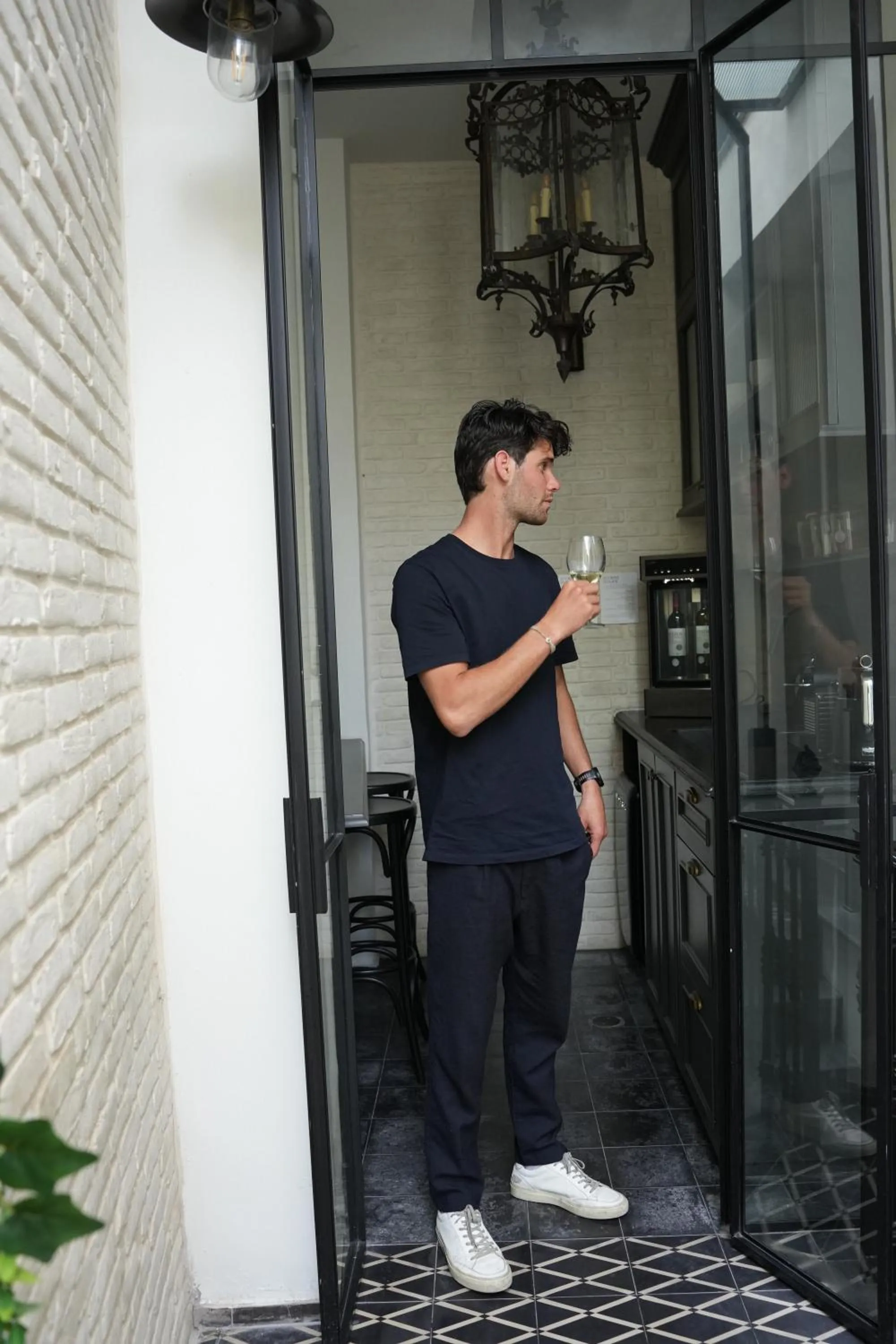 People in Allegro Neve Tzedek Boutique Suites - By HOMY