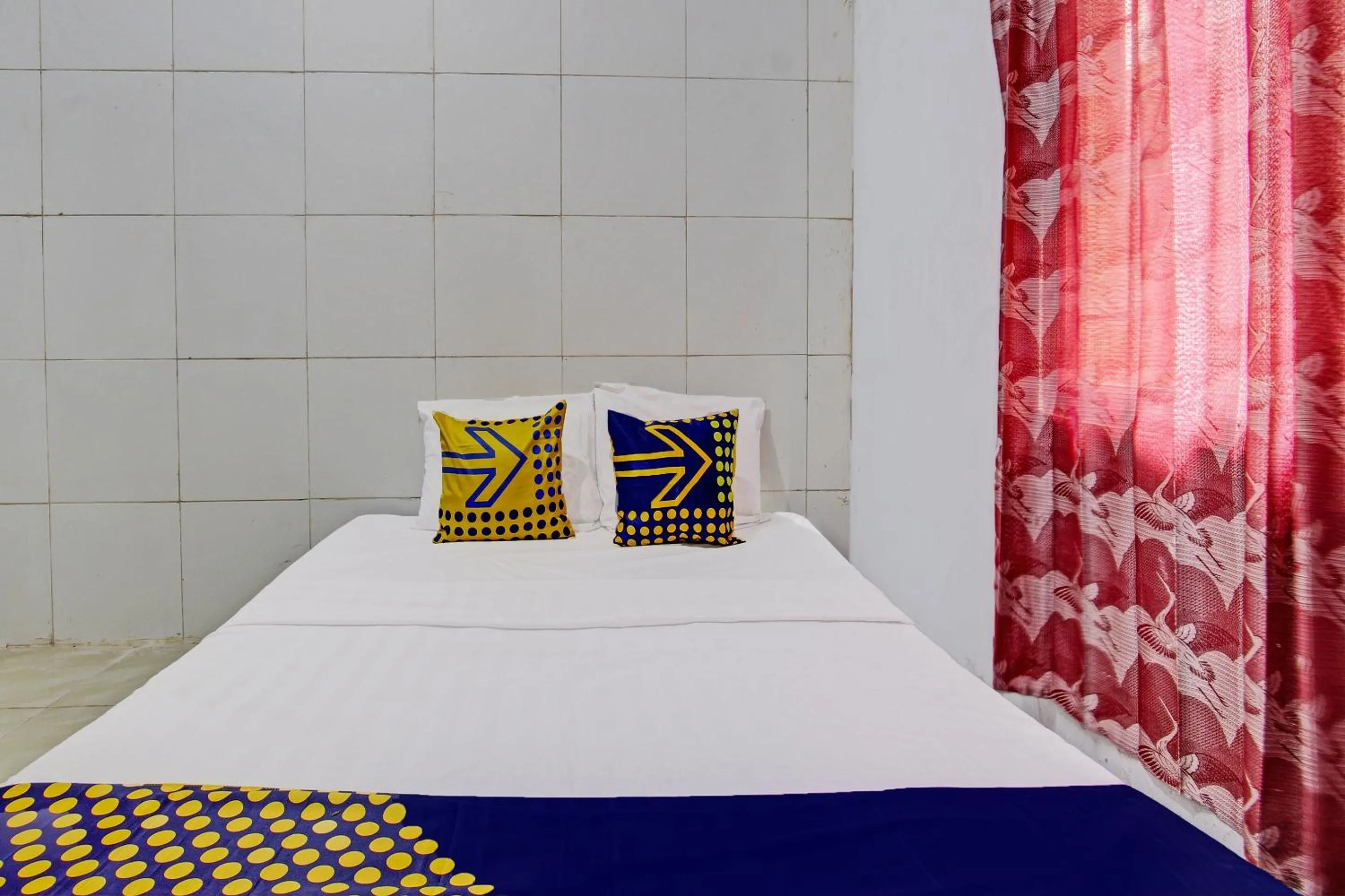 Bedroom, Bed in Hotel O Guest House Pak Darso