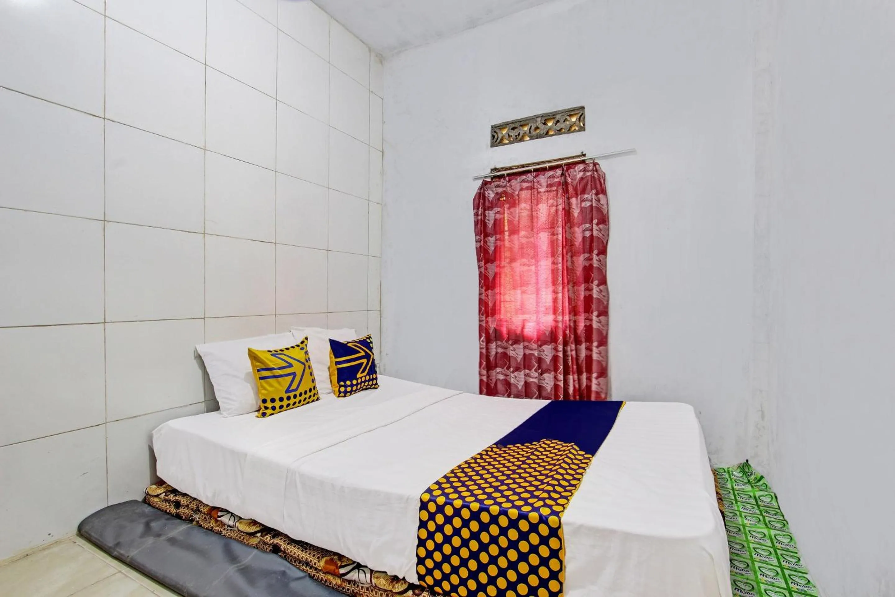 Bedroom, Bed in Hotel O Guest House Pak Darso