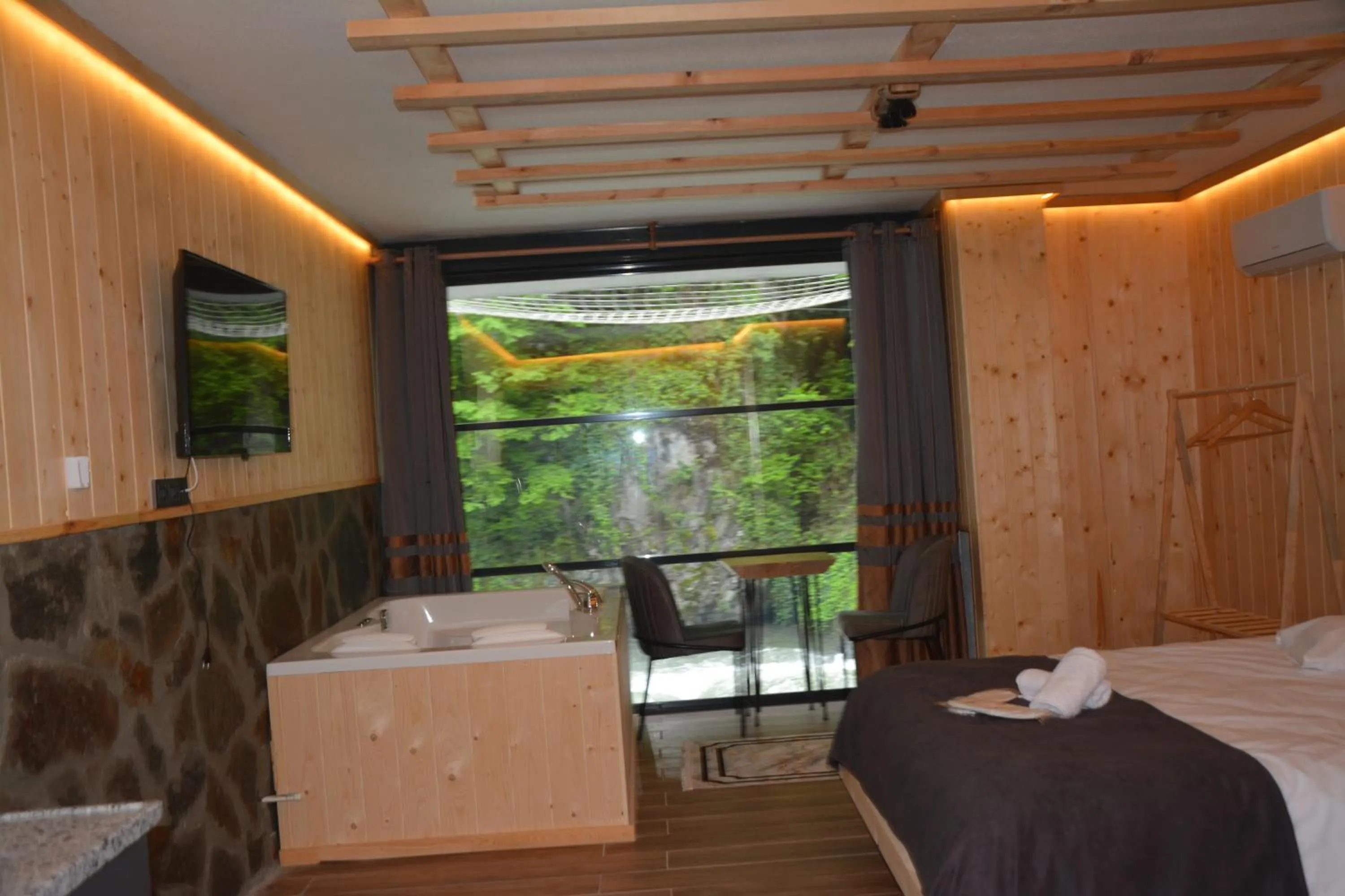 DOĞAL SUİT BUNGALOV