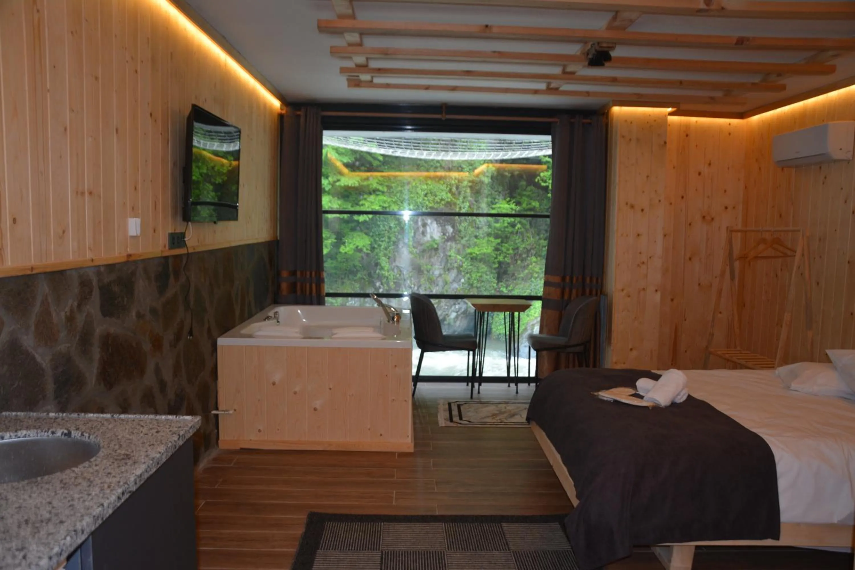 DOĞAL SUİT BUNGALOV