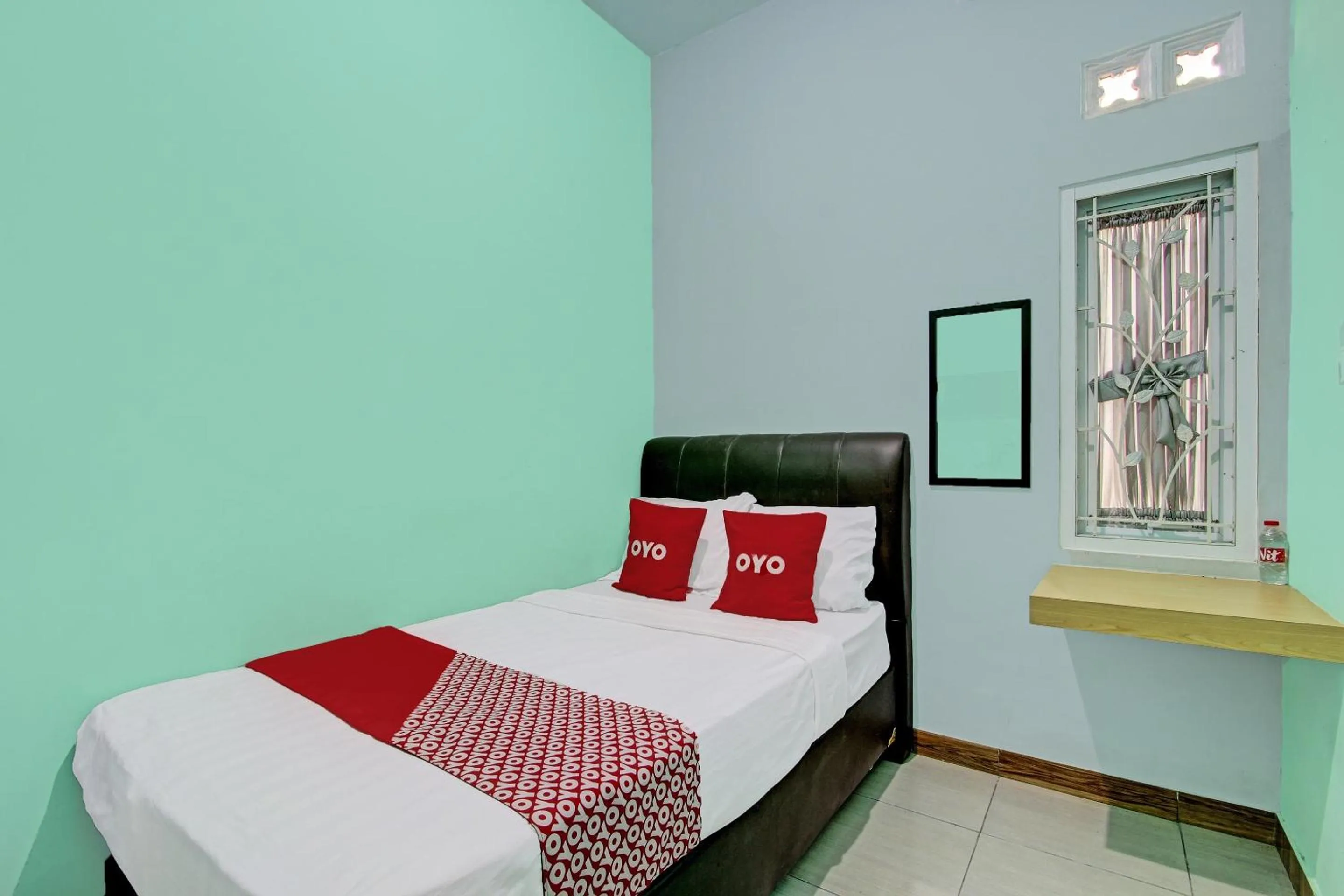 Bedroom in Hotel O Guest House Inayah Syariah