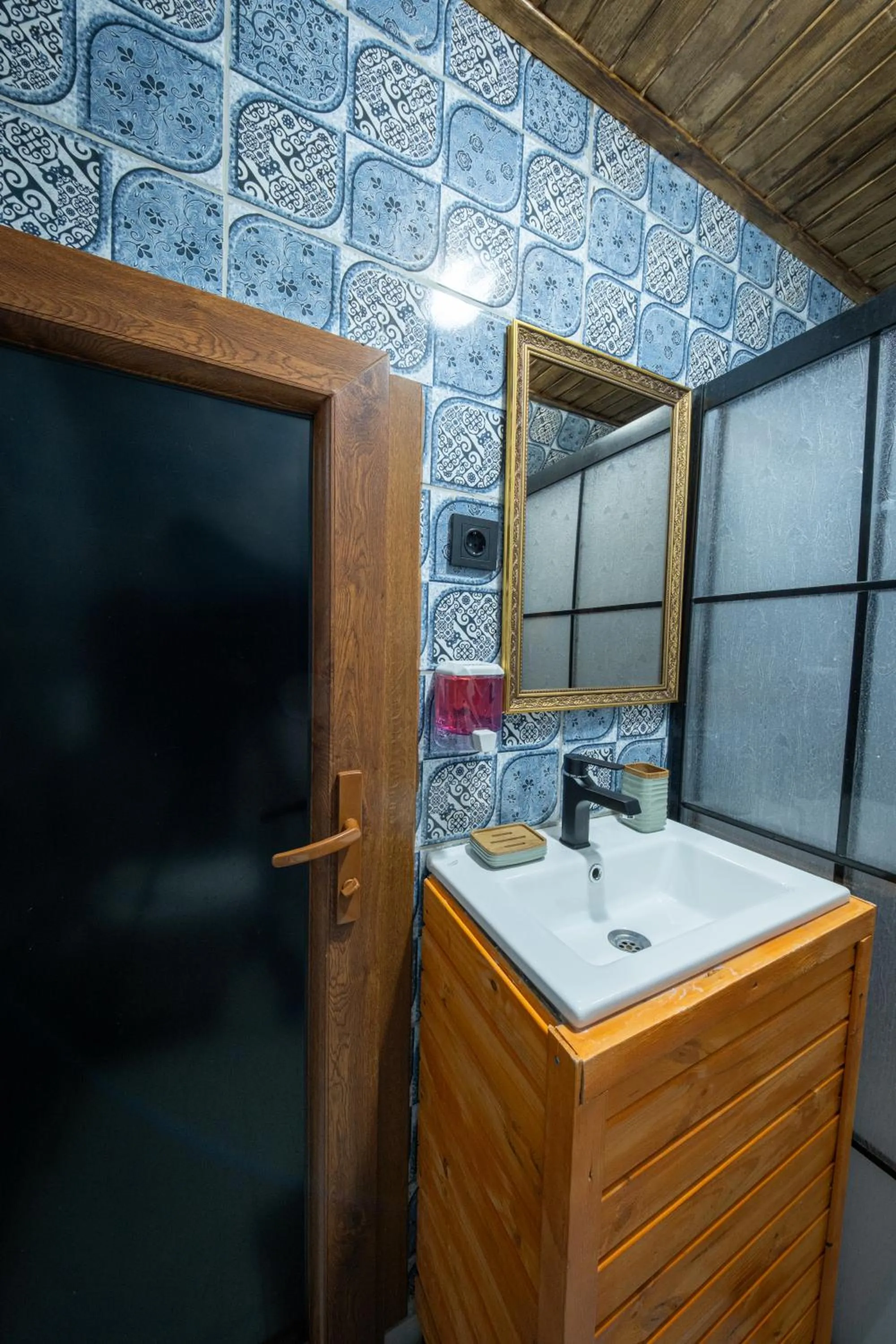 Bathroom in KARAGÜL Hotel