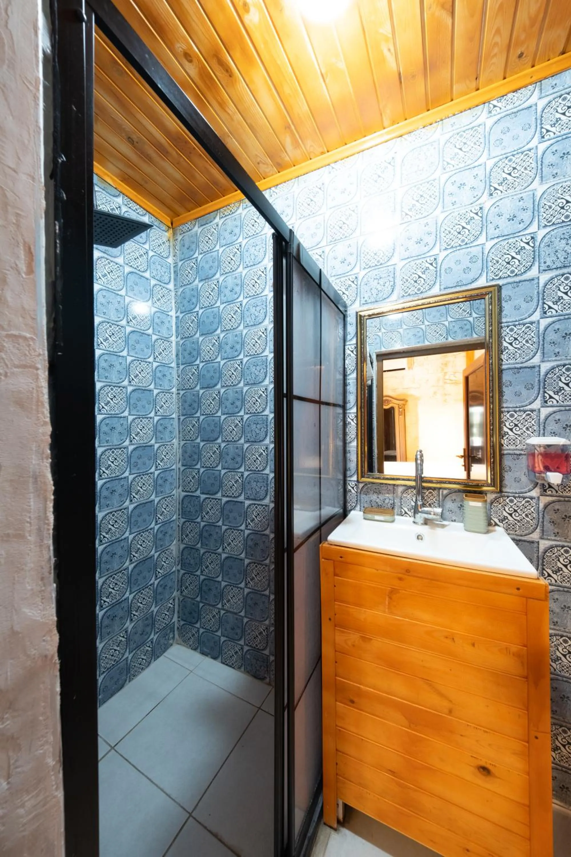 Bathroom in KARAGÜL Hotel