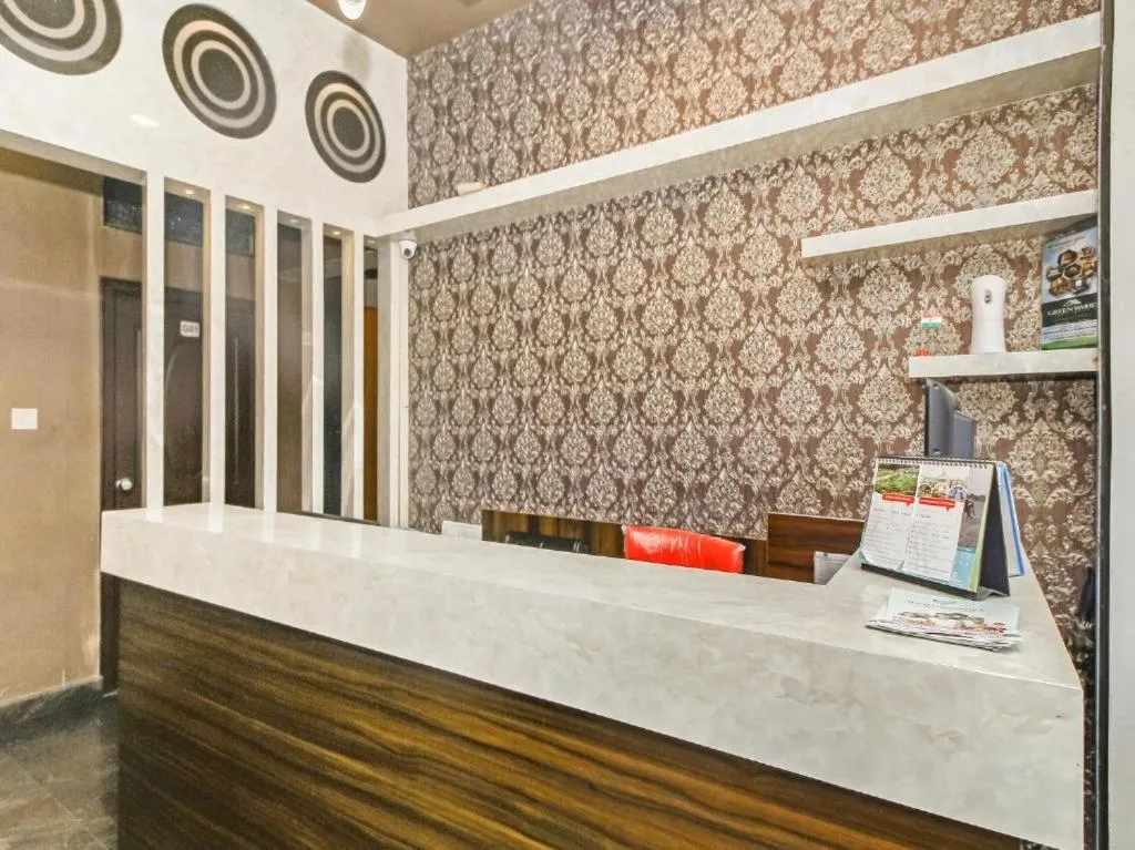 Lobby or reception in Parkwood Executive Rooms Inn