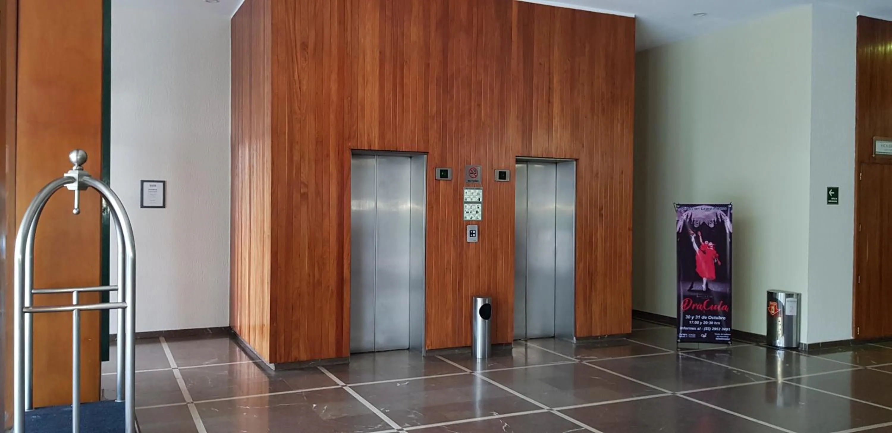 Lobby or reception in Hotel Finisterre