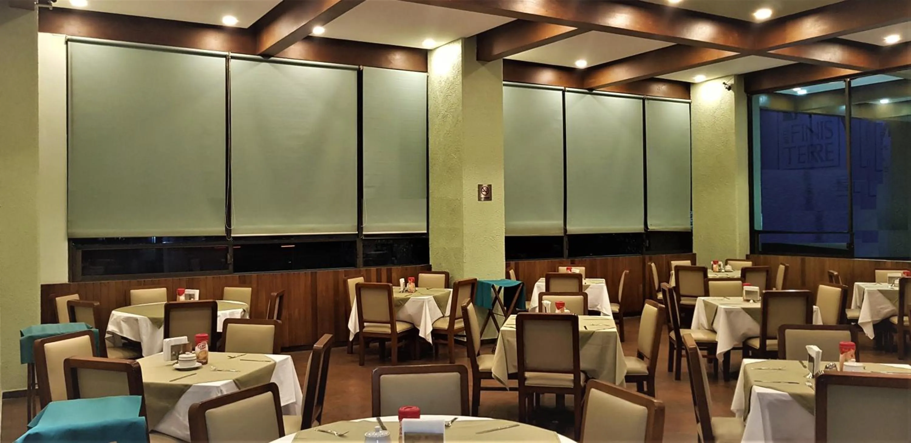 Restaurant/places to eat in Hotel Finisterre