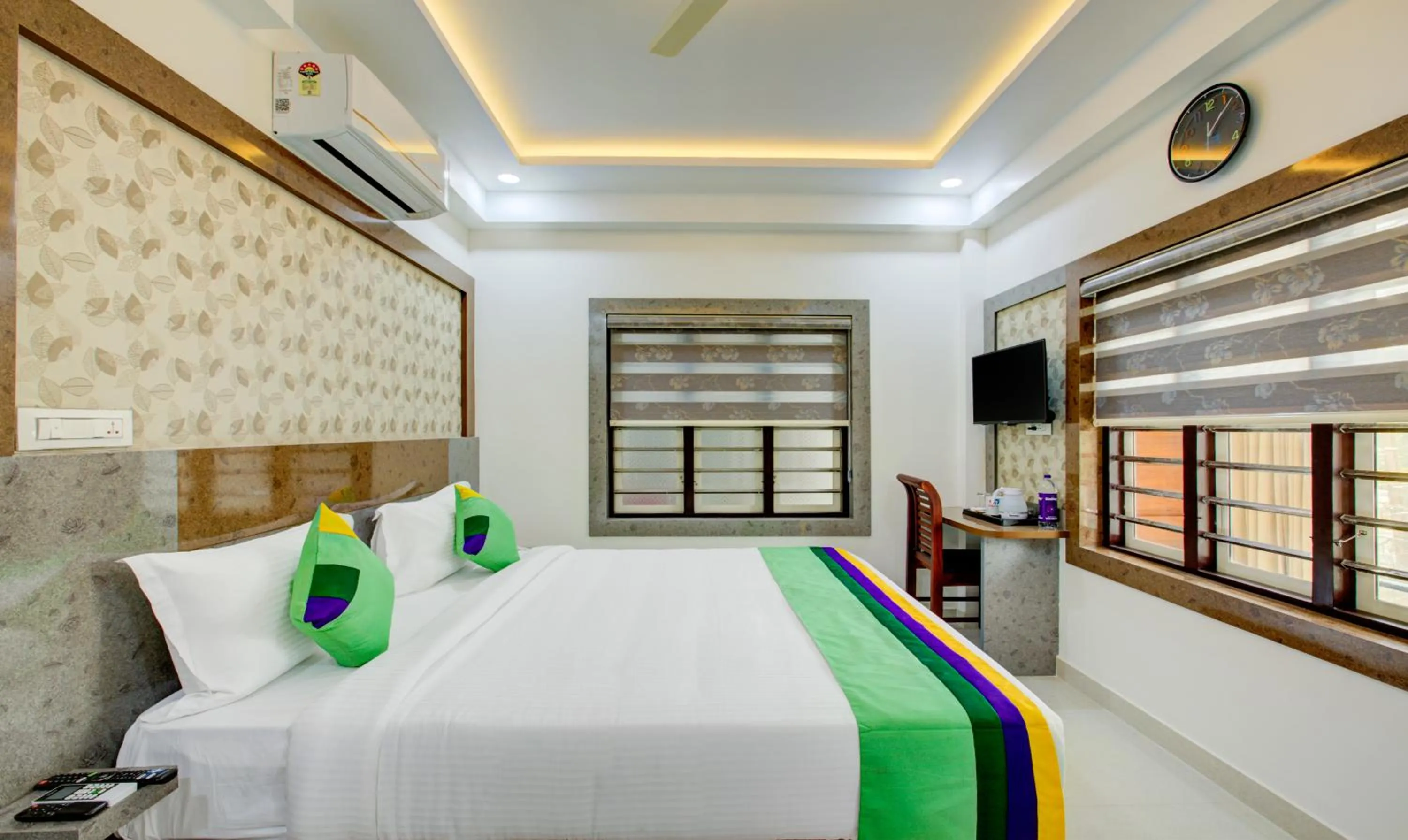 TV and multimedia, Bed in Treebo Love Shore Residency, Near Lakeshore Hospital