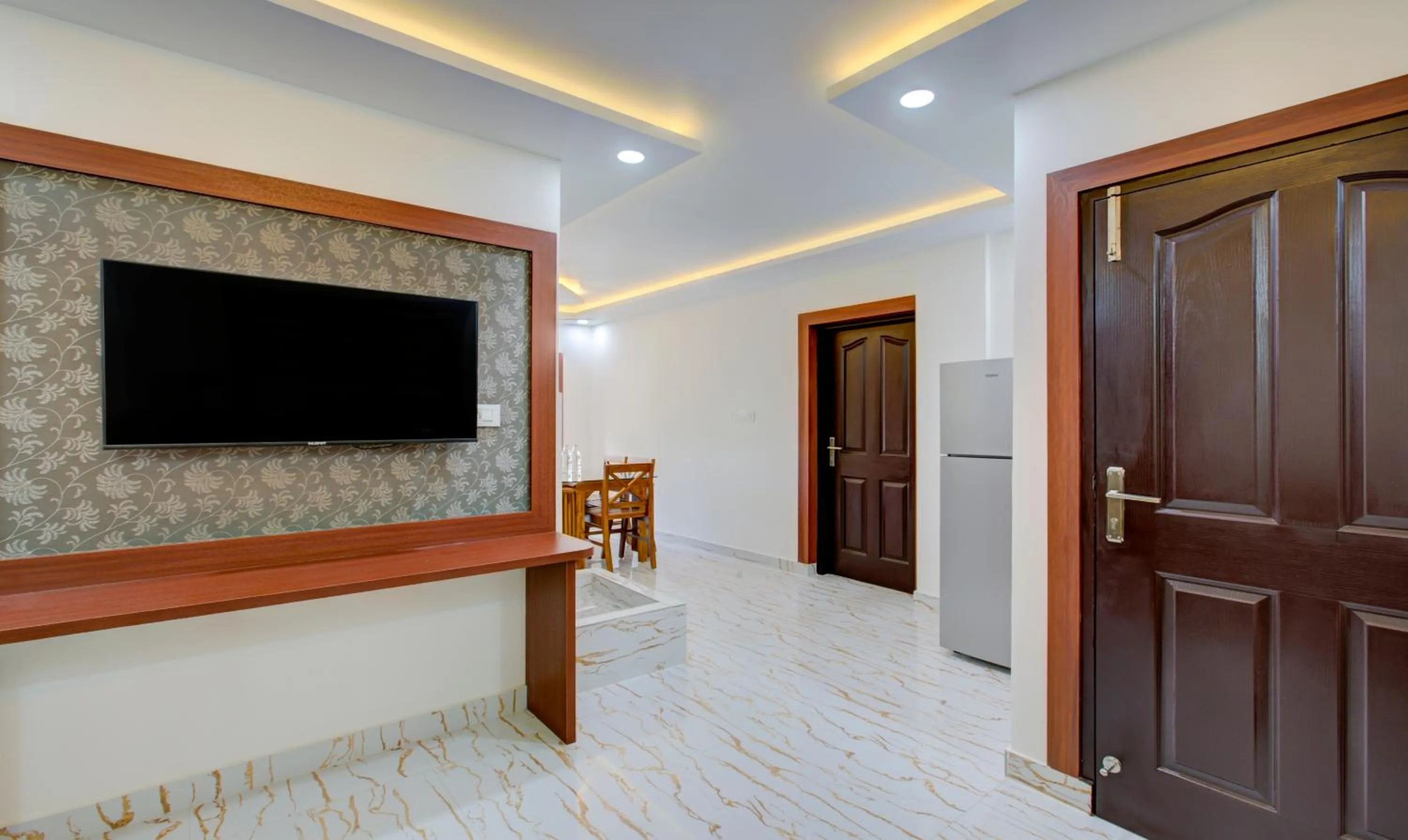 TV and multimedia in Treebo Love Shore Residency, Near Lakeshore Hospital