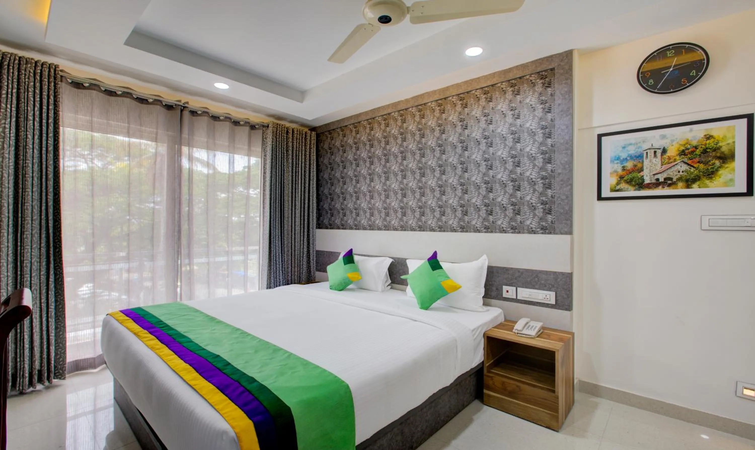 Bedroom, Bed in Treebo Love Shore Residency, Near Lakeshore Hospital