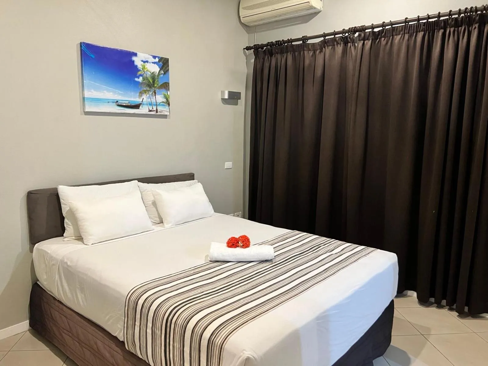 Bedroom, Bed in Garden Apartments