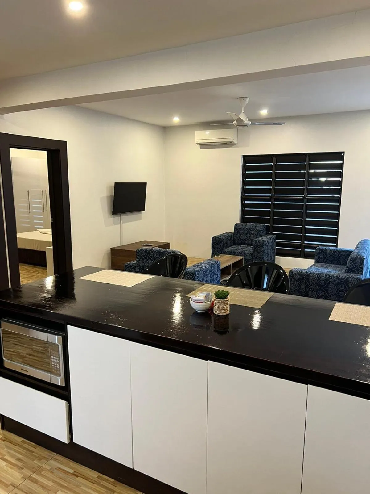 TV and multimedia in Garden Apartments