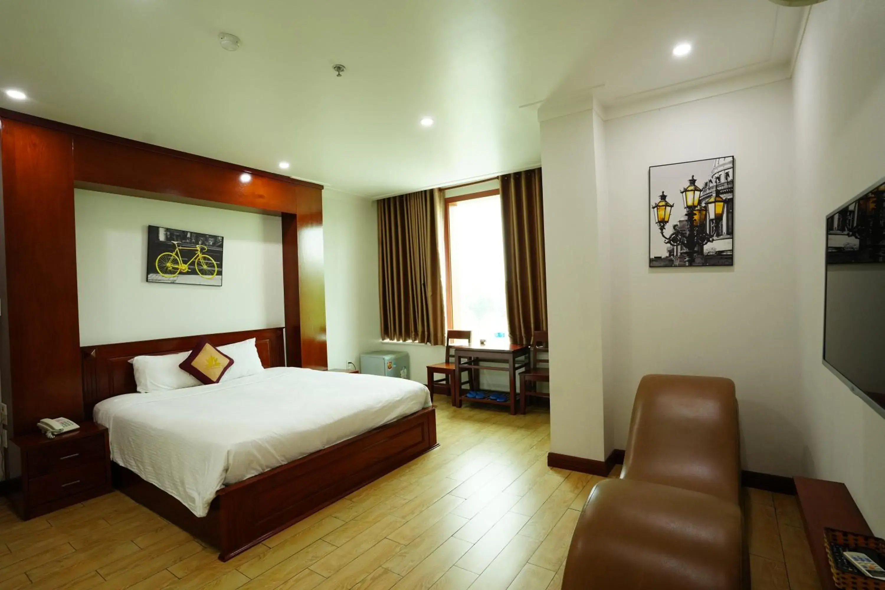 King Room with Garden View in Thành Vinh Hotel & Apartment King Room with Garden View in Thành Vinh Hotel & Apartment