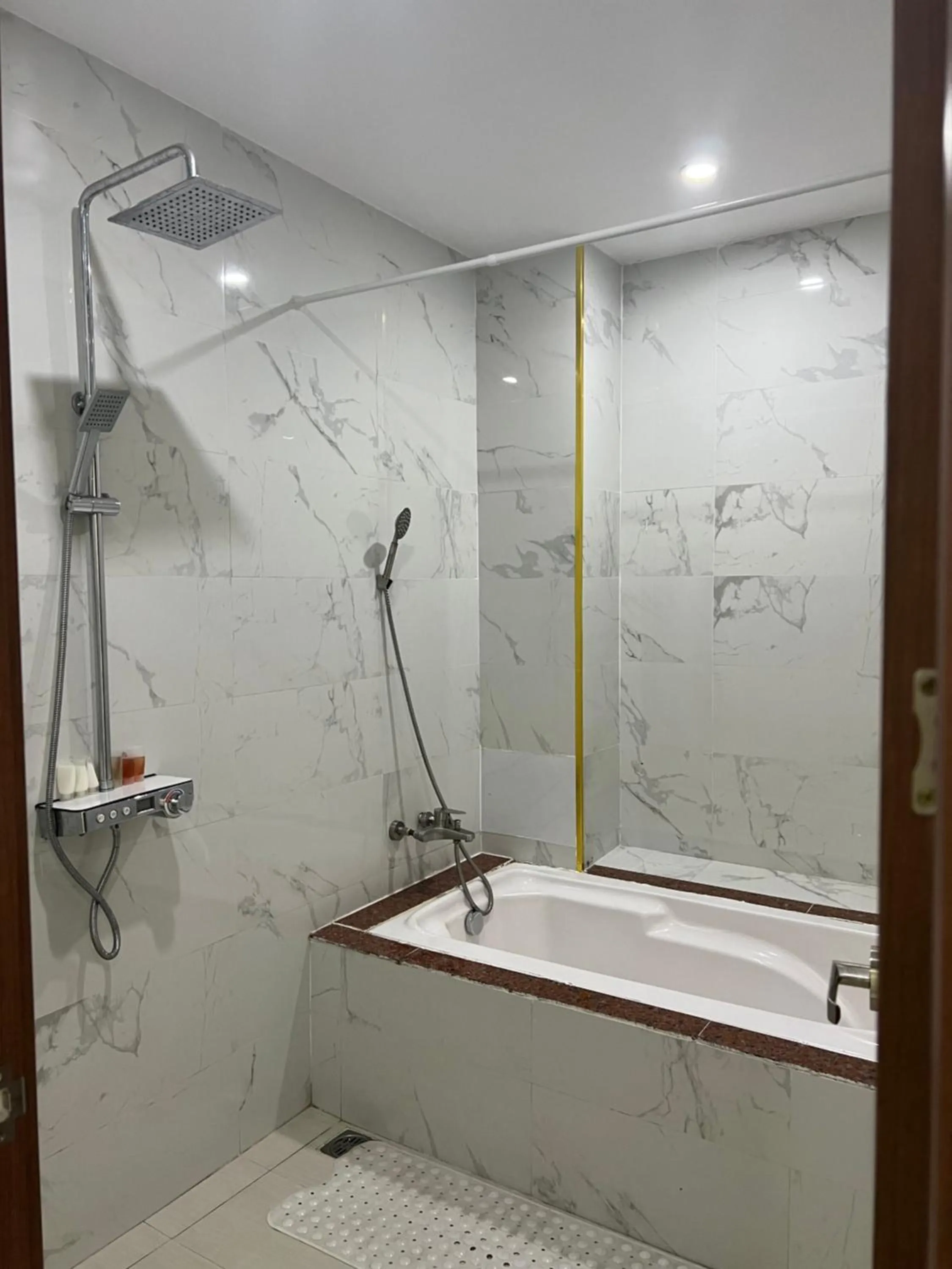 Bathroom in Thành Vinh Hotel & Apartment