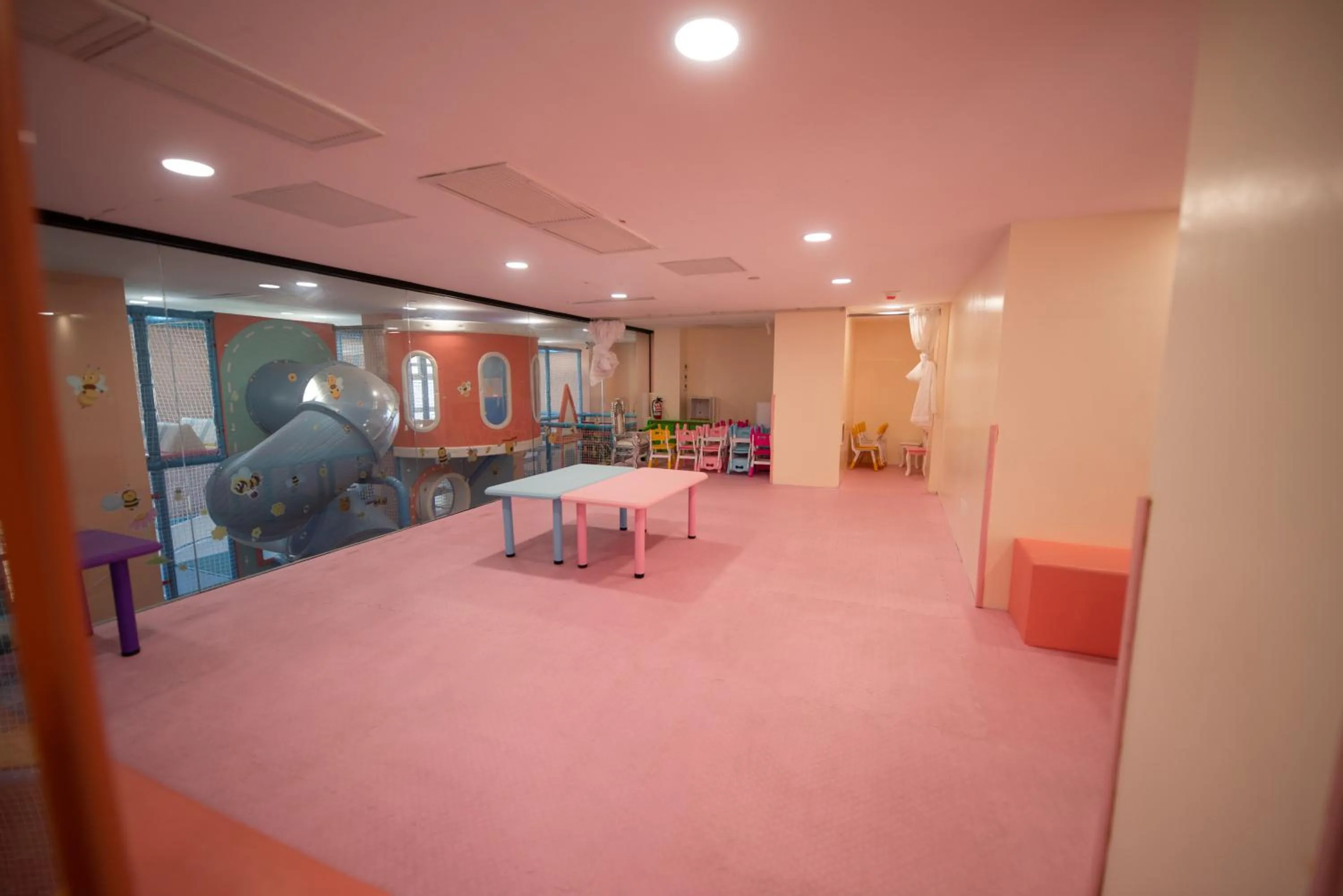 Property building in Flushing Garden Hotel