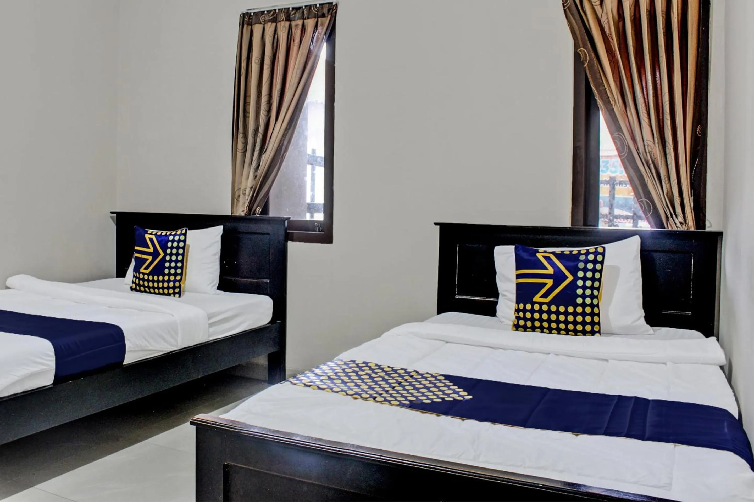 Bedroom, Bed in OYO Life 92509 Maulana Guest House Simpur