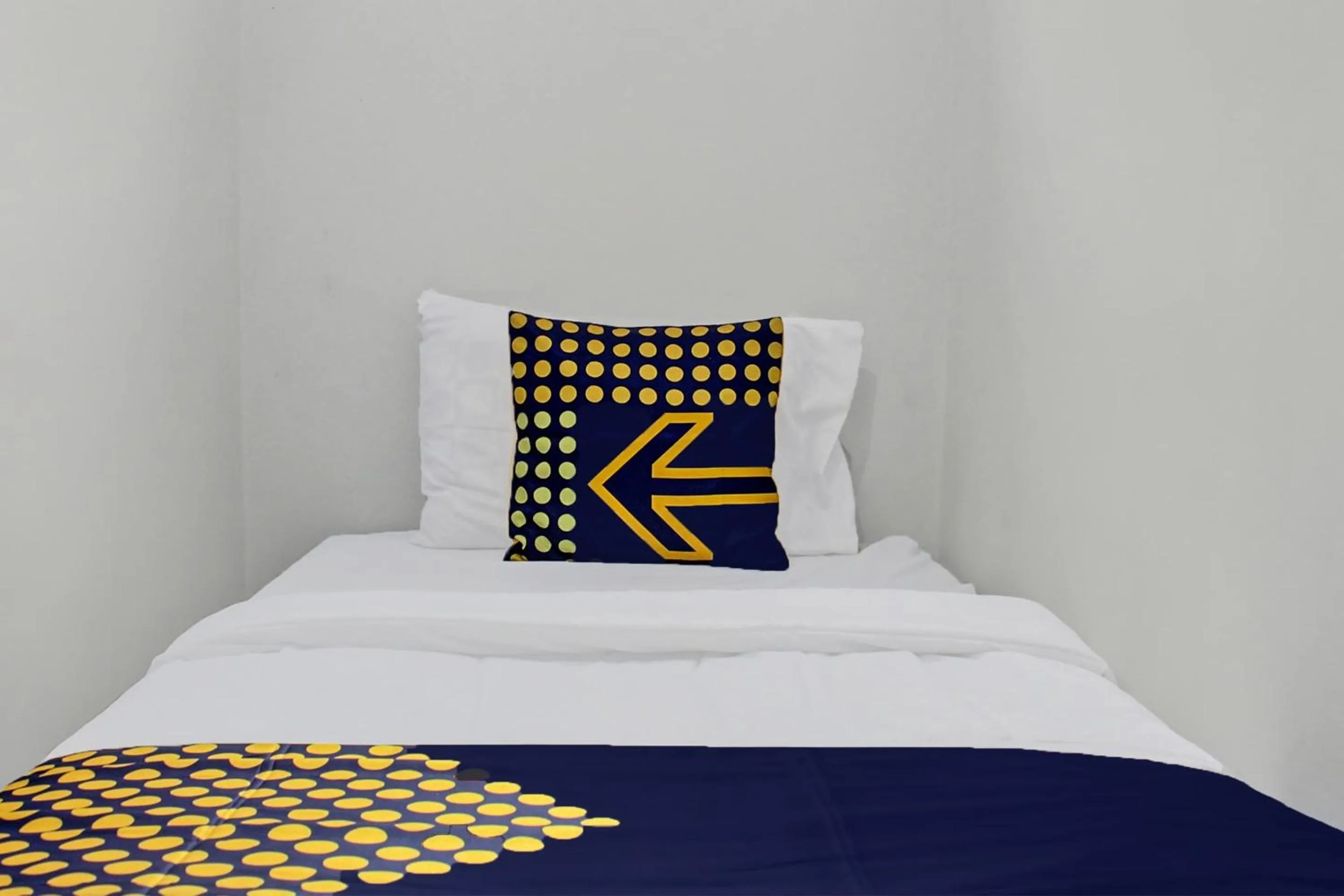 Bedroom, Bed in OYO Life 92509 Maulana Guest House Simpur