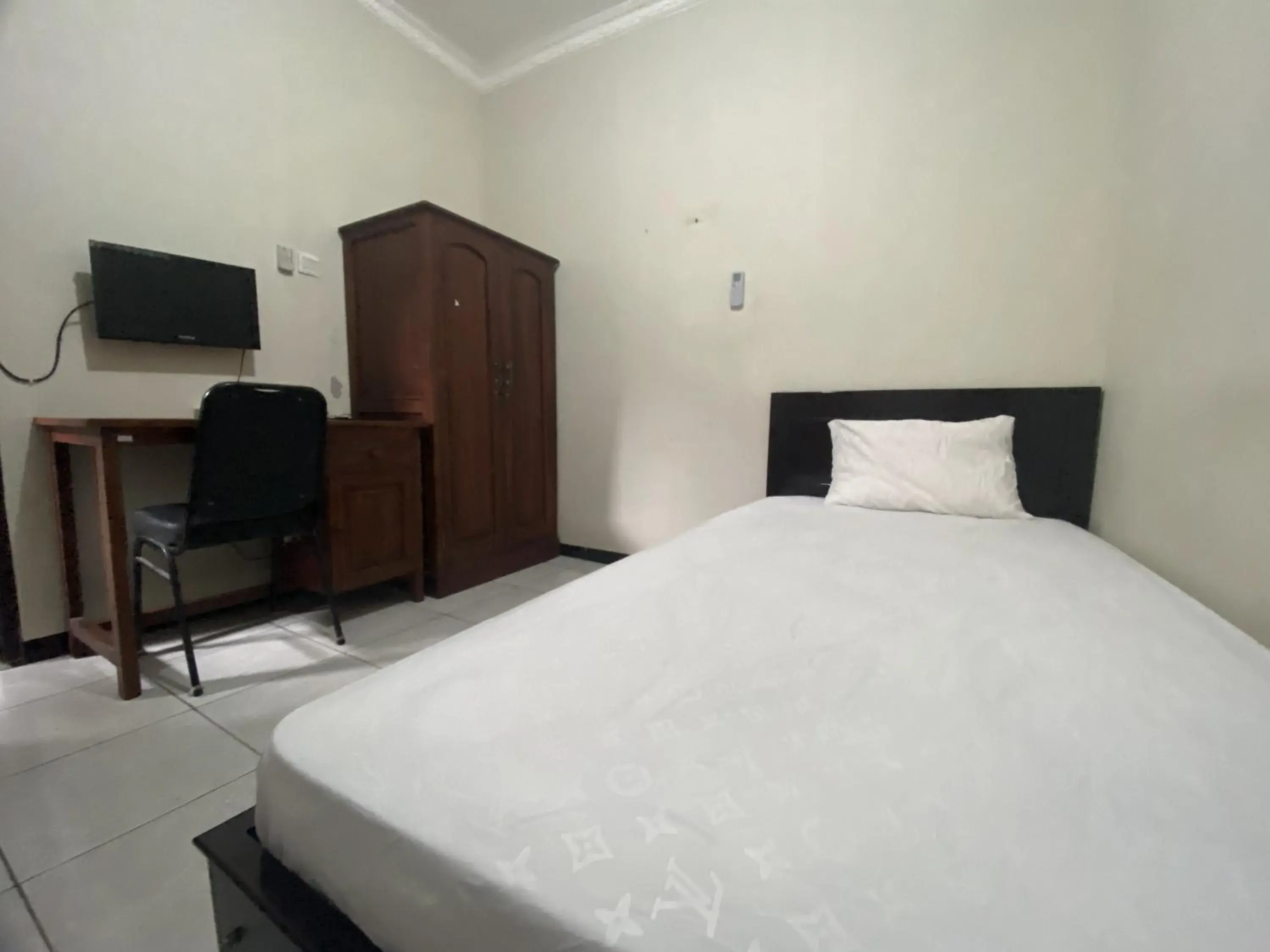 Small Single Room - single occupancy in SPOT ON 92544 Senja Homestay Small Single Room - single occupancy in SPOT ON 92544 Senja Homestay