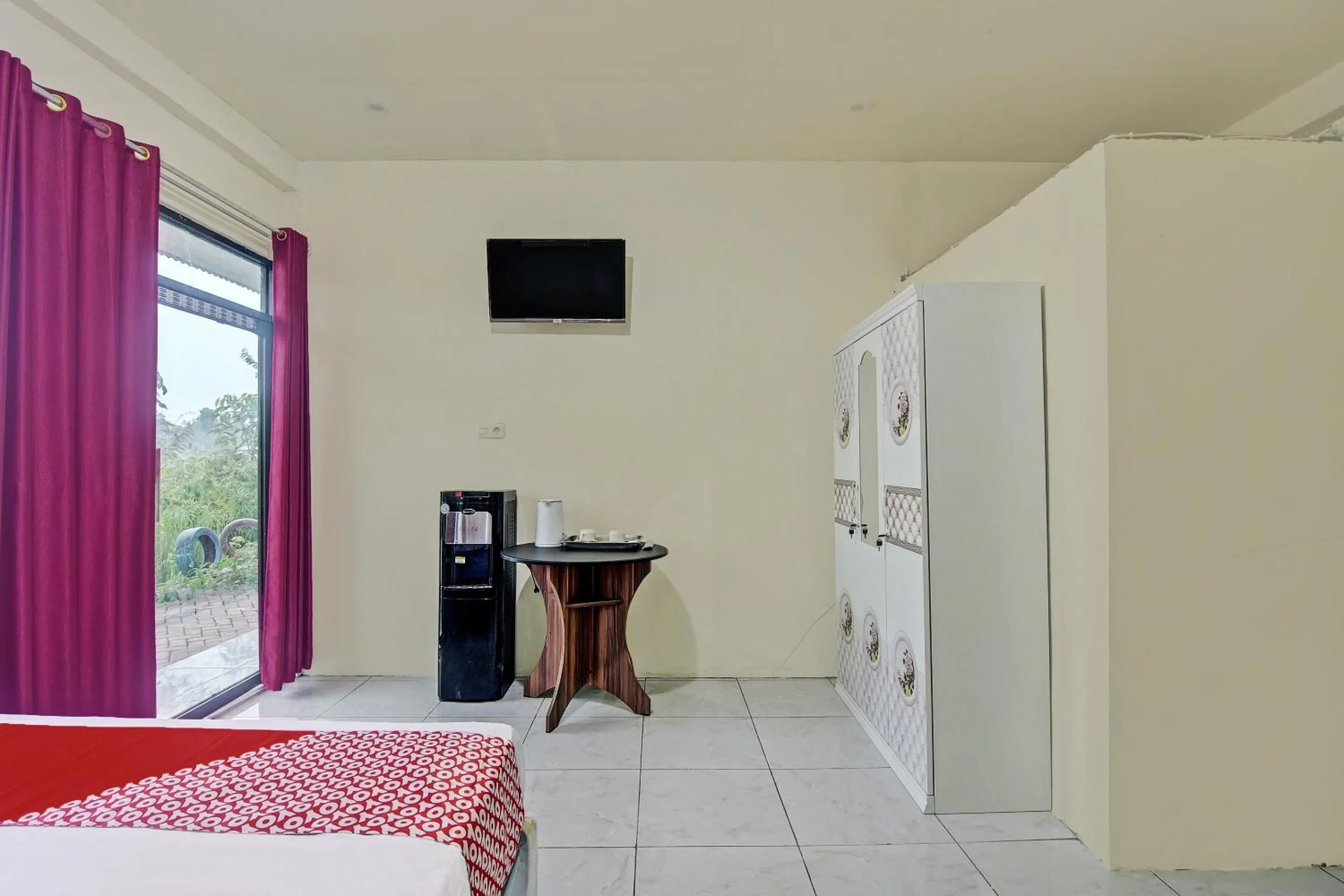 Bedroom, Bed in Hotel O Wawi Kadio Homestay