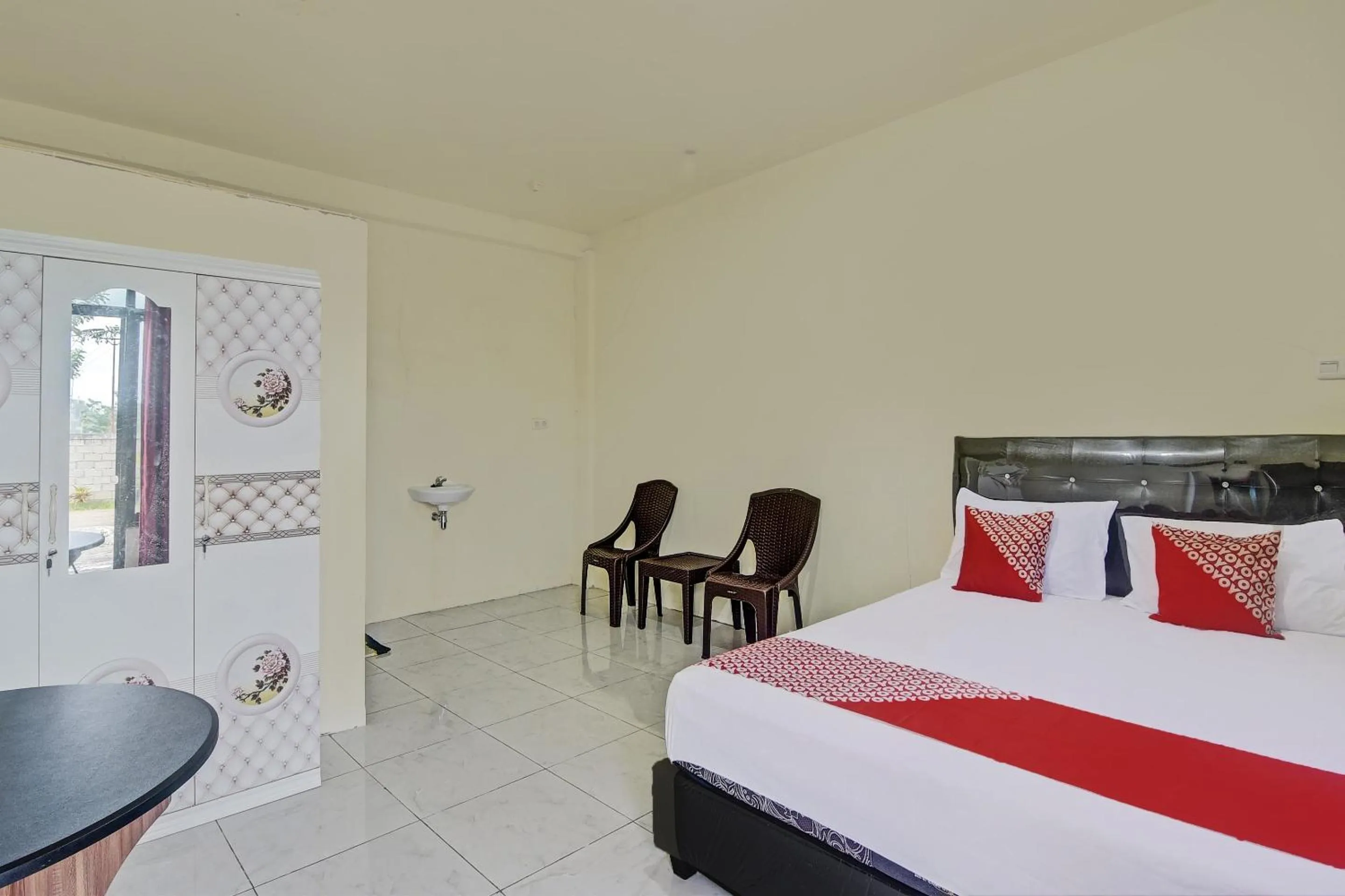 Bedroom, Bed in Hotel O Wawi Kadio Homestay