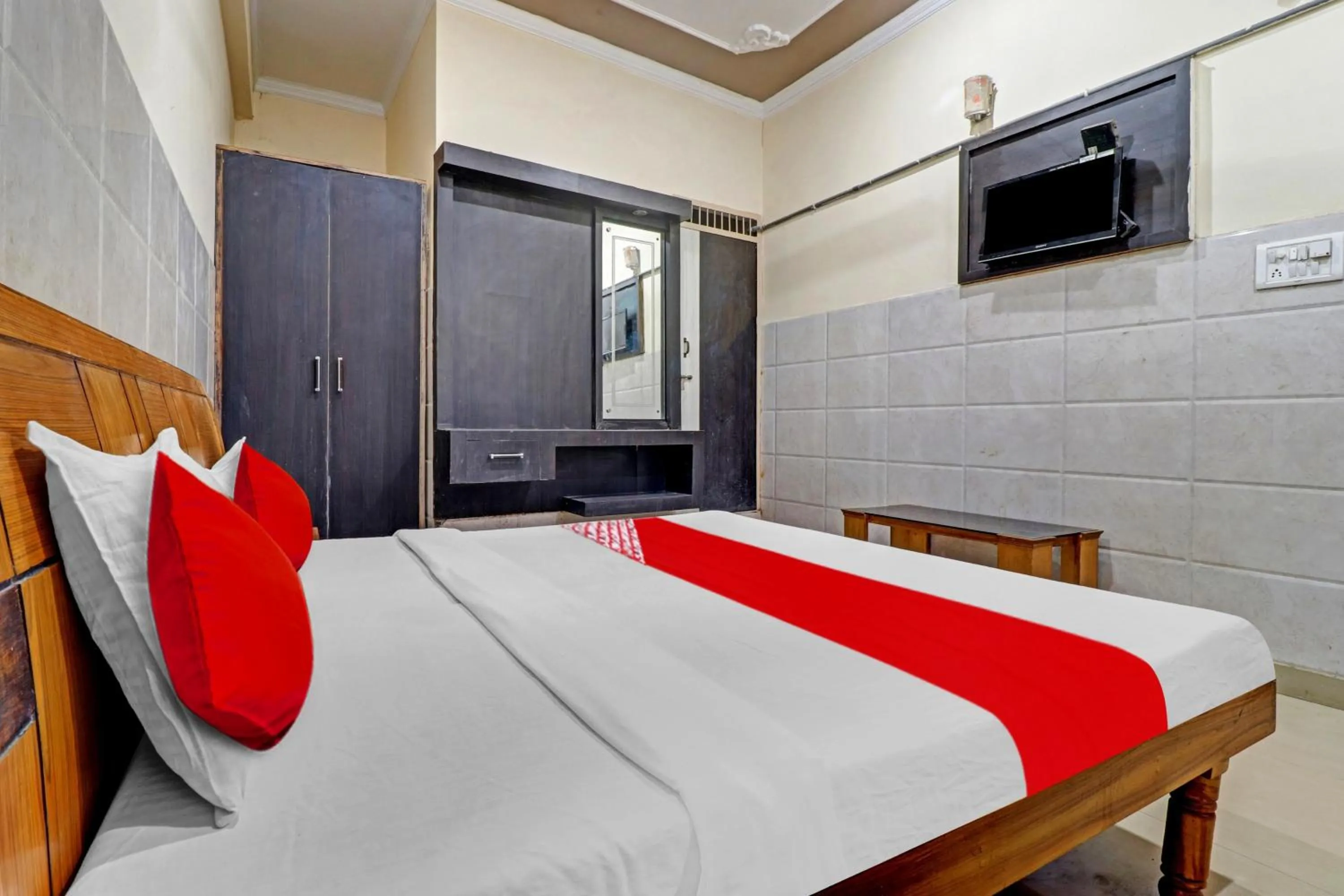 Lobby or reception, Bed in Hotel O Vishal Paradise