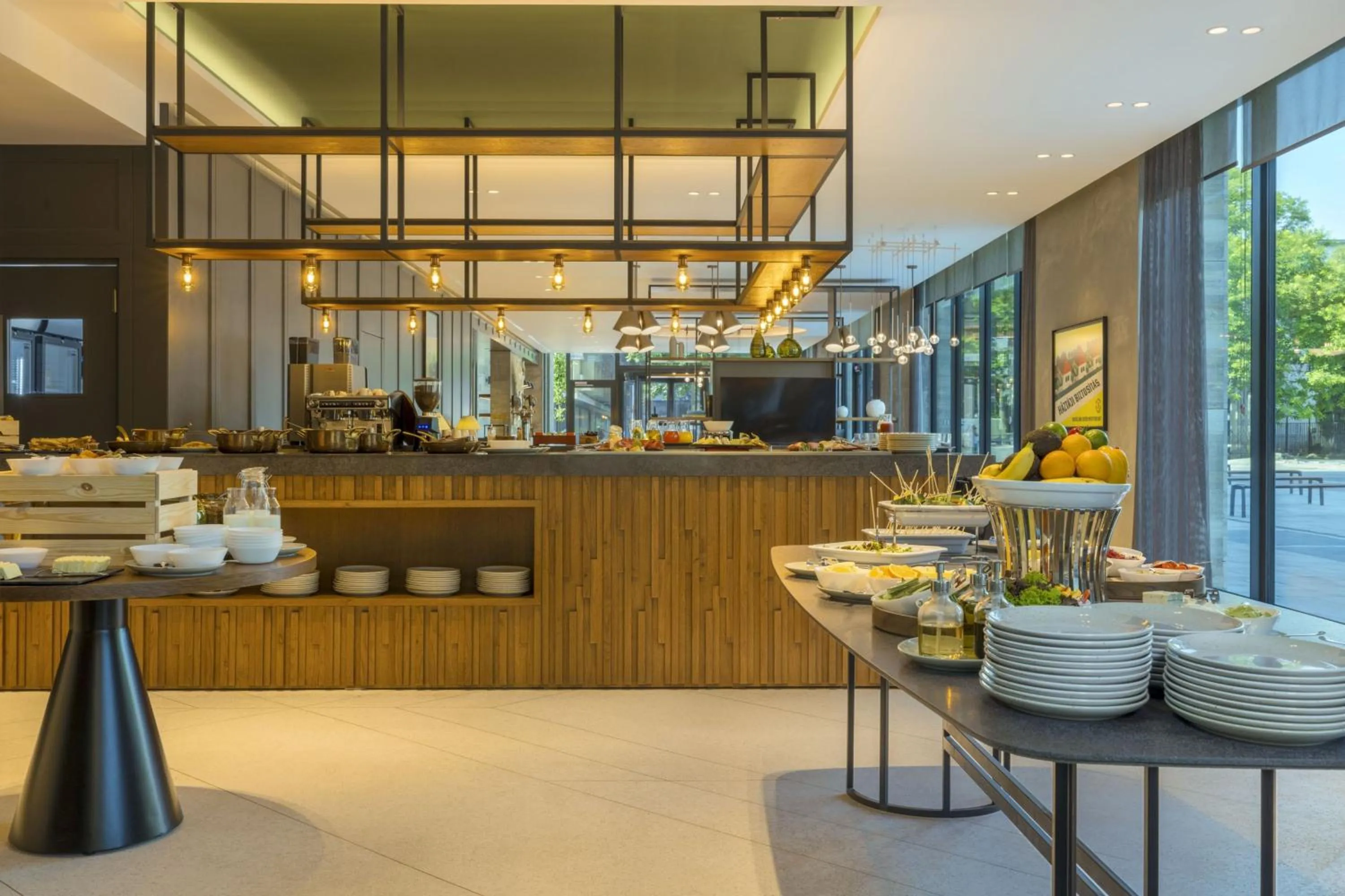 Restaurant/places to eat in Four Points by Sheraton Budapest Danube