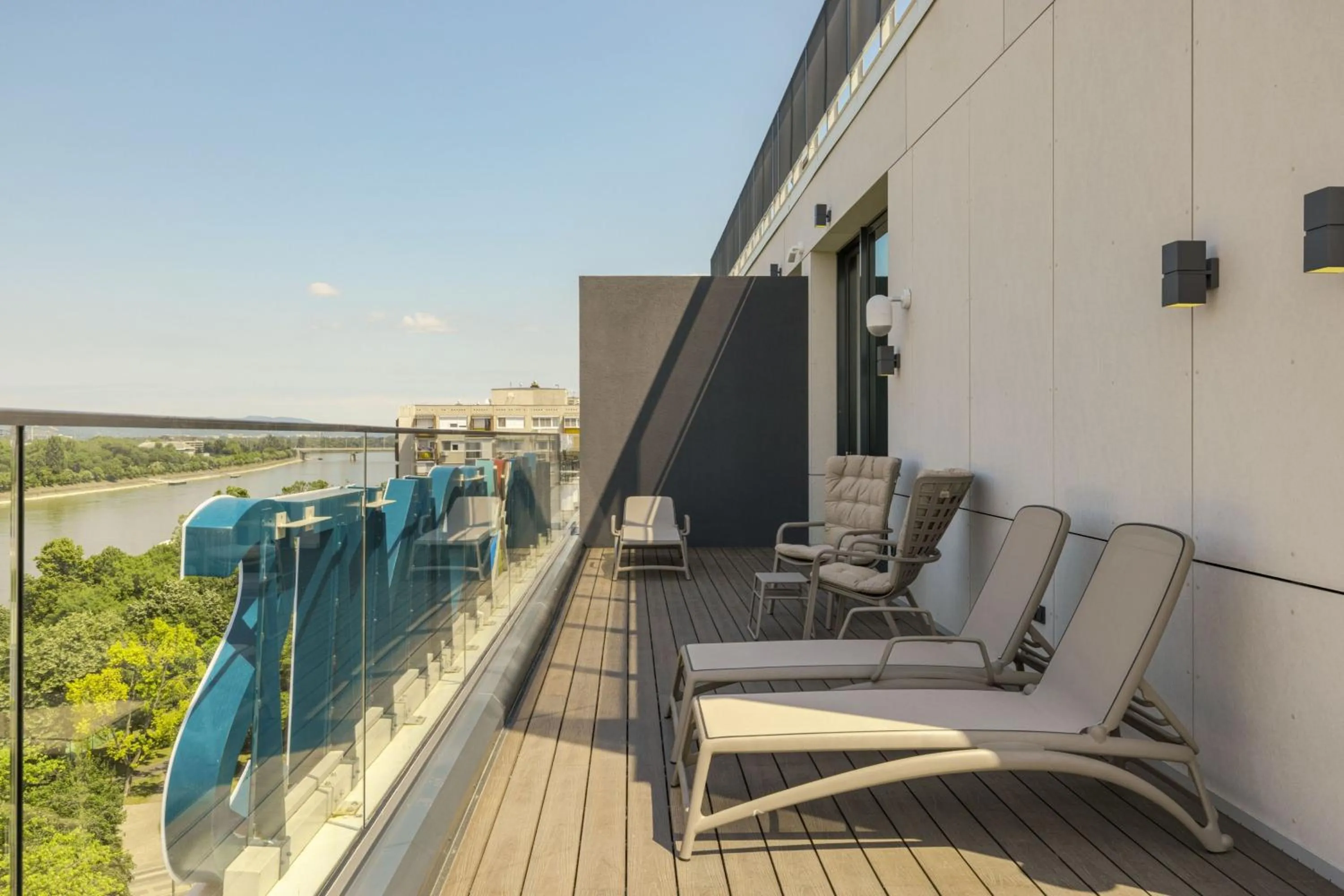 Photo of the whole room in Four Points by Sheraton Budapest Danube