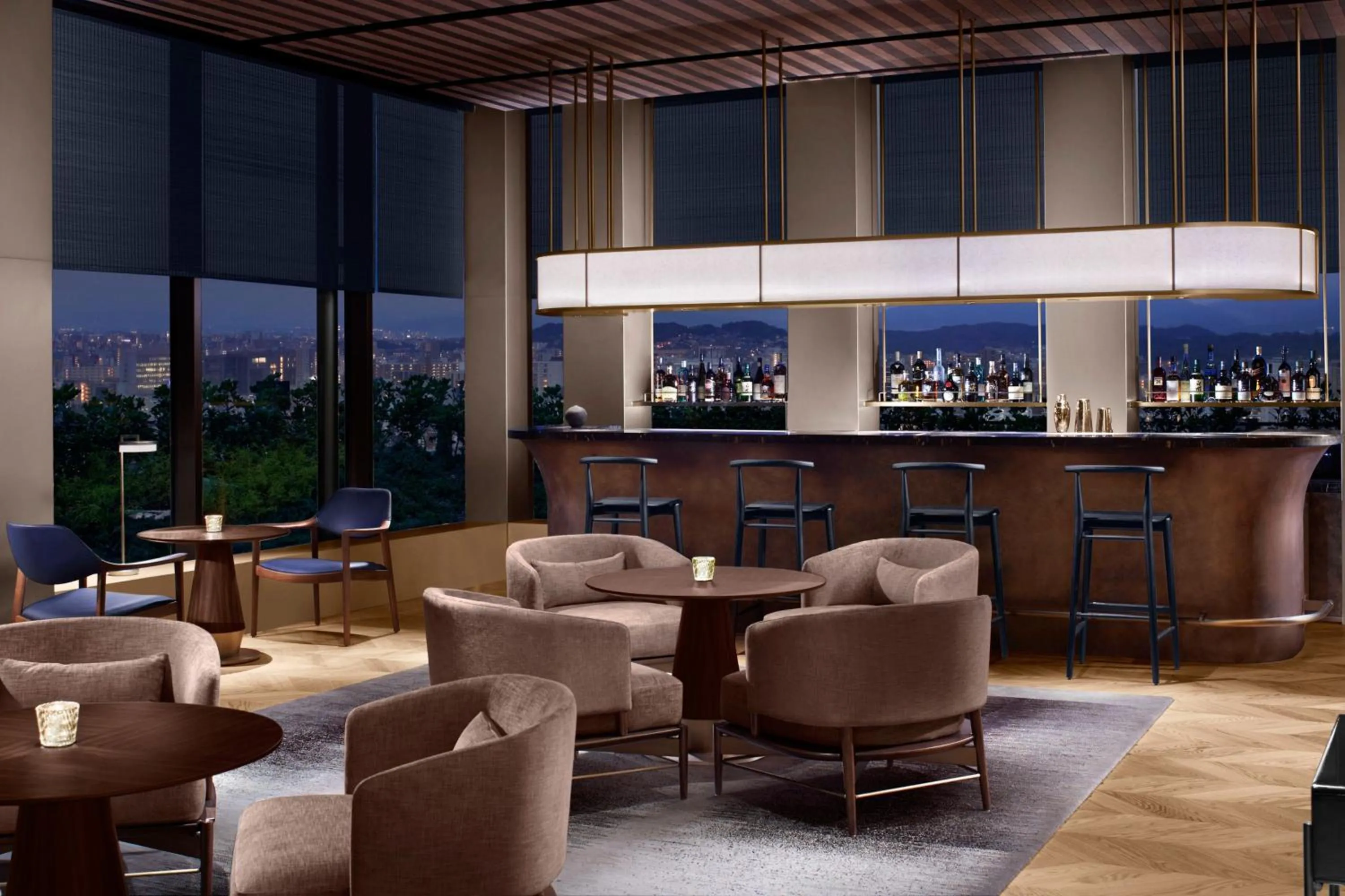 Lounge or bar in The Ritz-Carlton Fukuoka