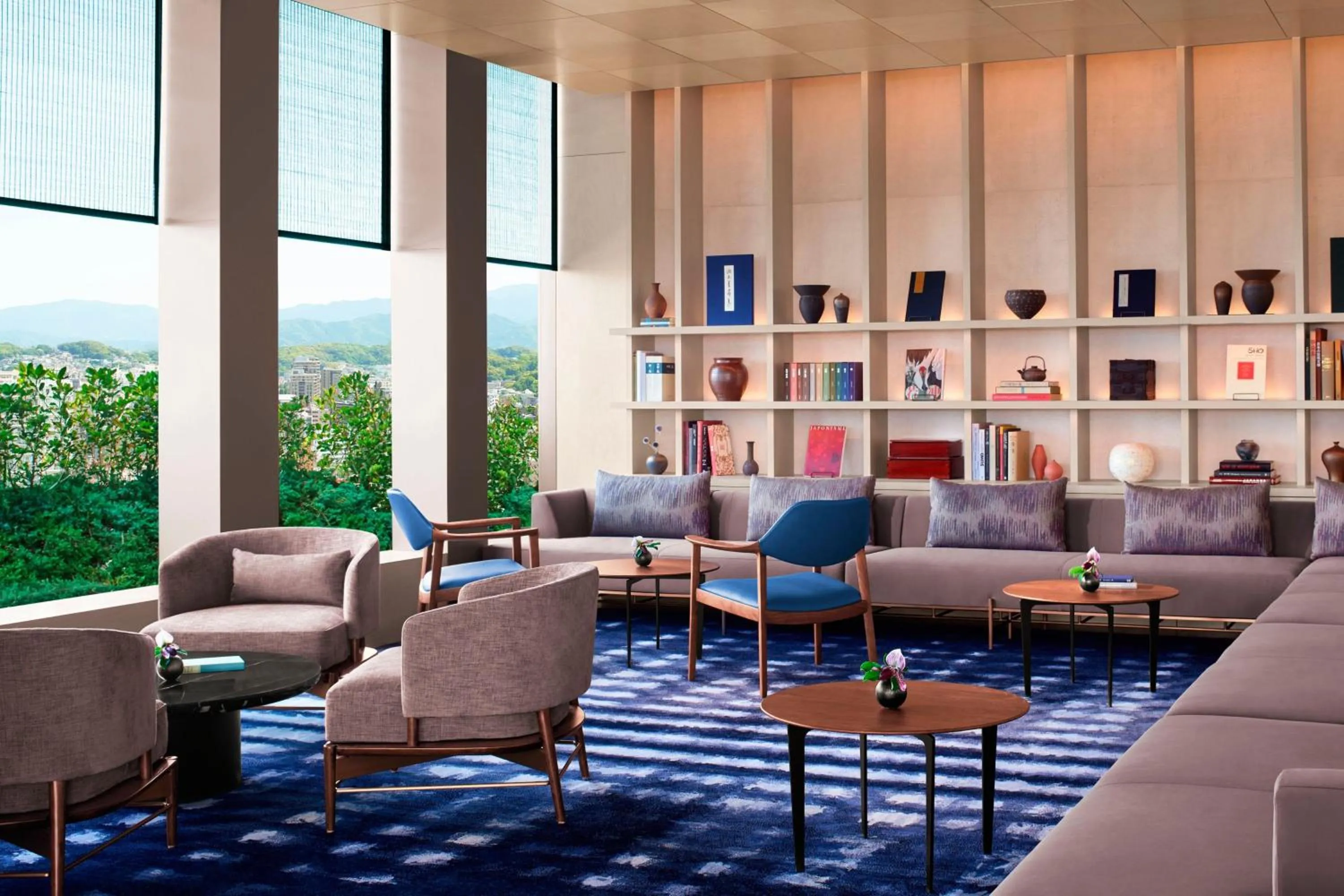 Lounge or bar in The Ritz-Carlton Fukuoka