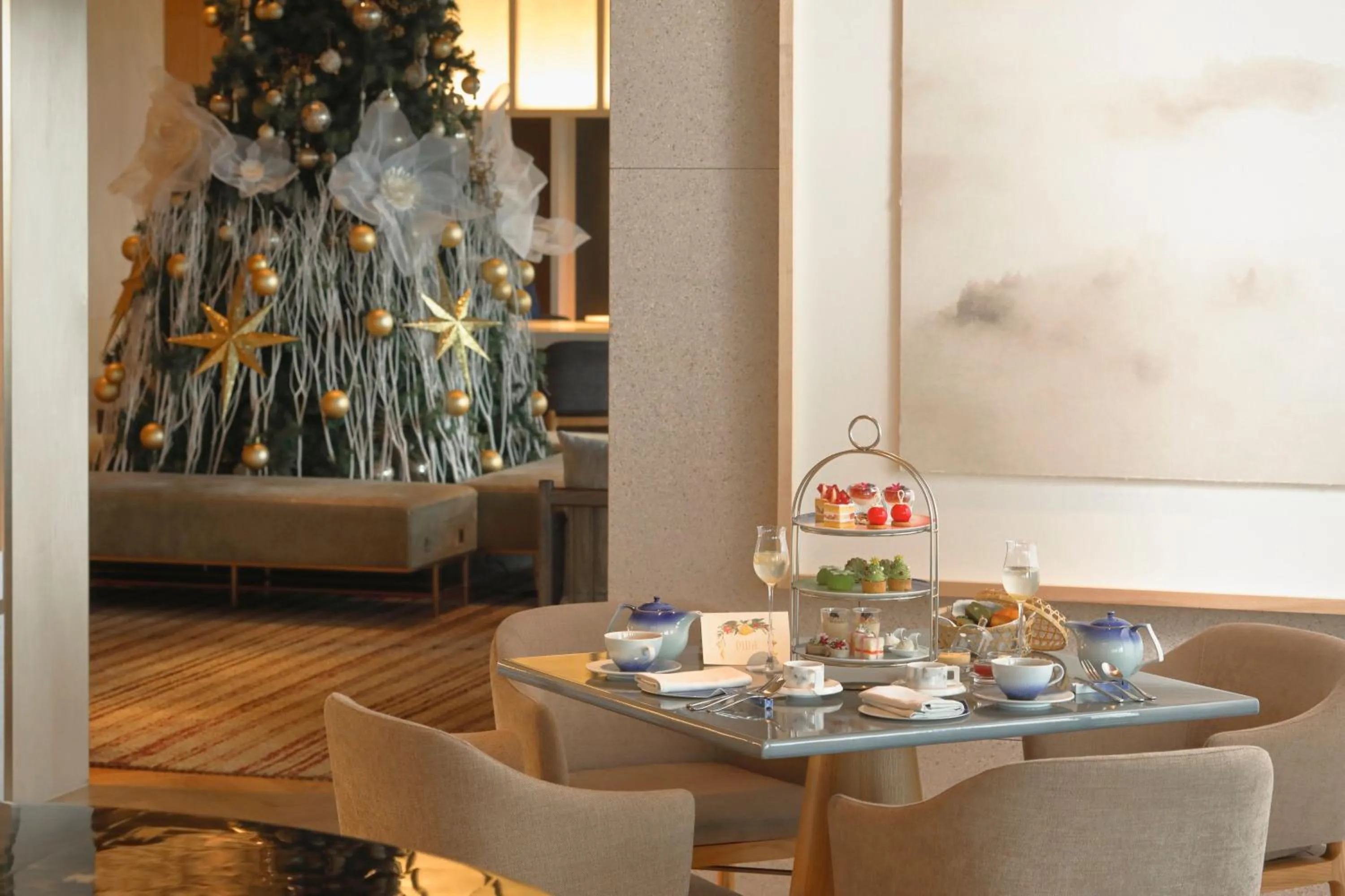 Restaurant/places to eat in The Ritz-Carlton Fukuoka