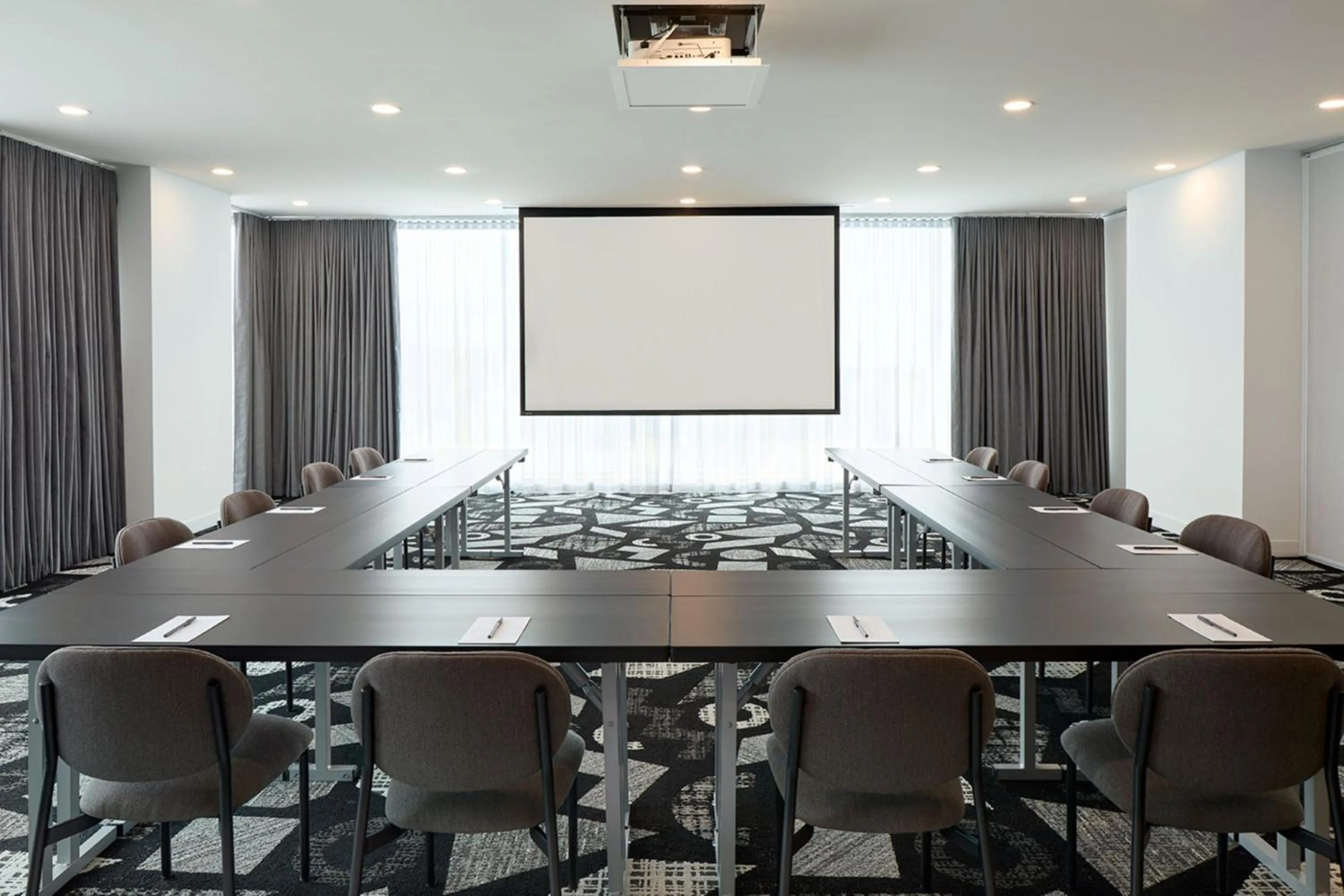 Meeting/conference room in Courtyard by Marriott Montreal Laval