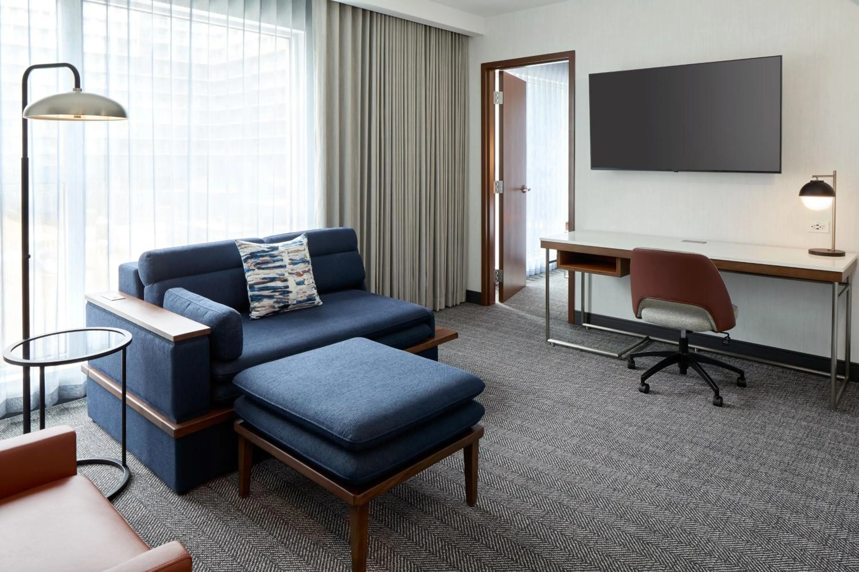 Photo of the whole room in Courtyard by Marriott Montreal Laval