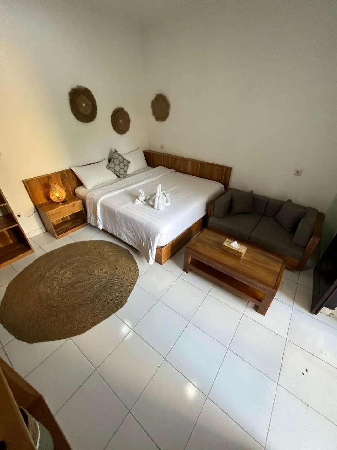 Photo of the whole room, Bed in Glam Canggu