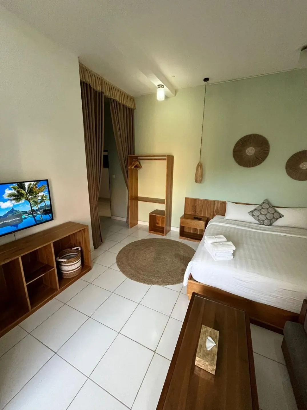 Photo of the whole room, Bed in Glam Canggu