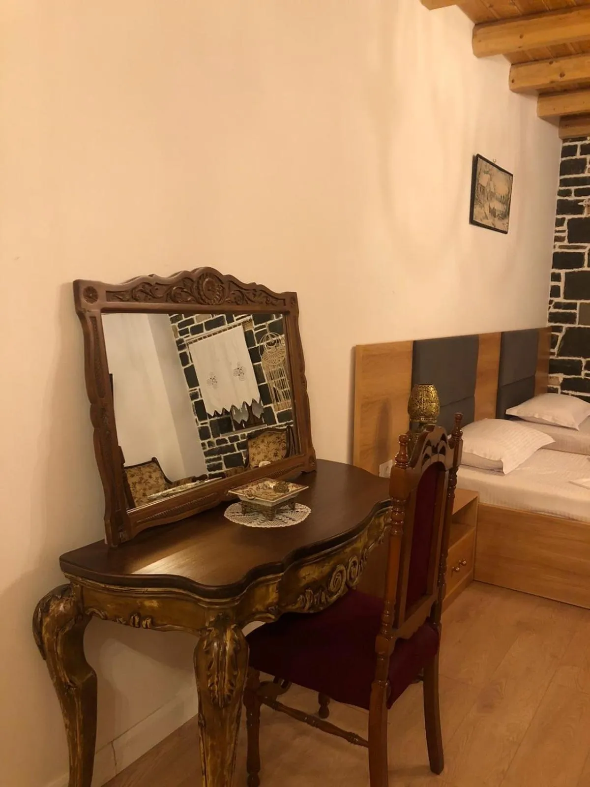 Bedroom, Bed in Hotel Kaso Ervehe