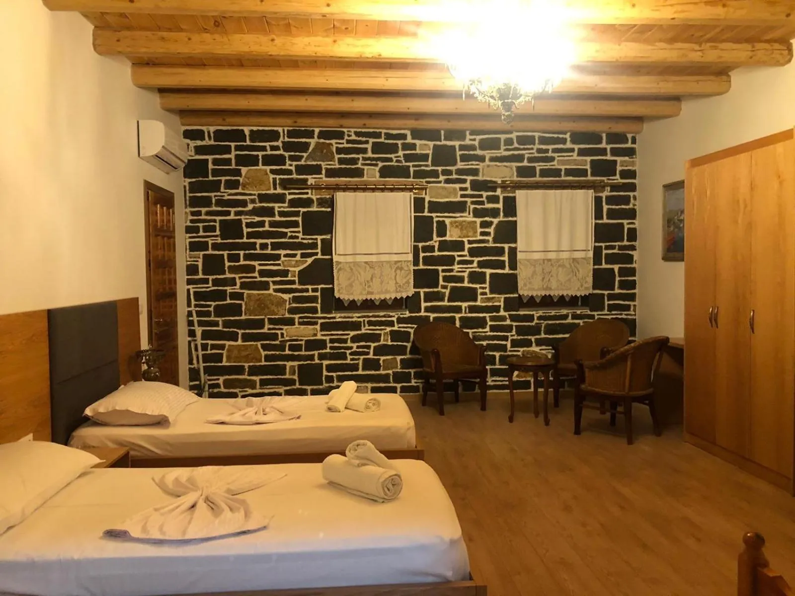 Bedroom, Bed in Hotel Kaso Ervehe