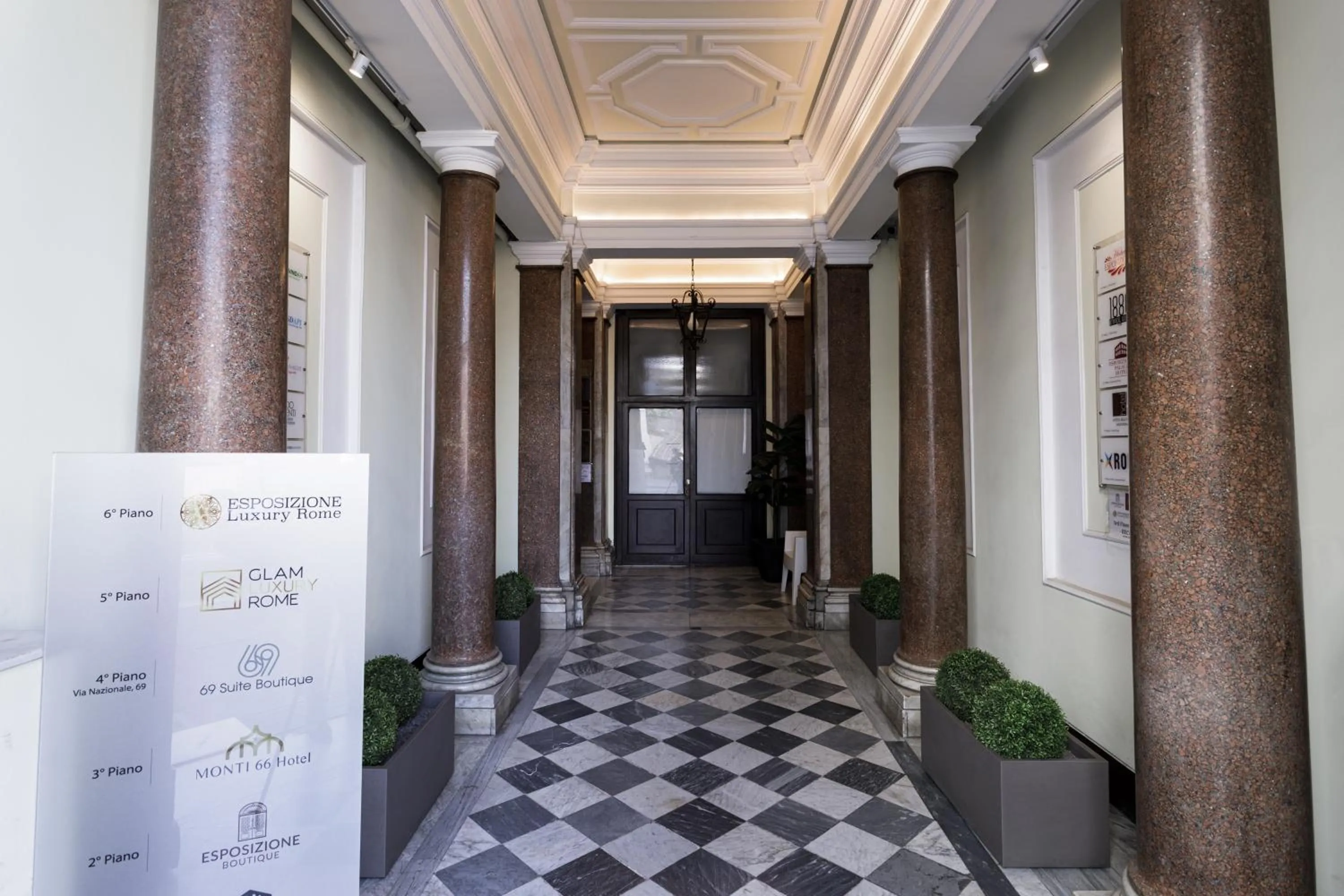 Facade/entrance in Glam Luxury Rome