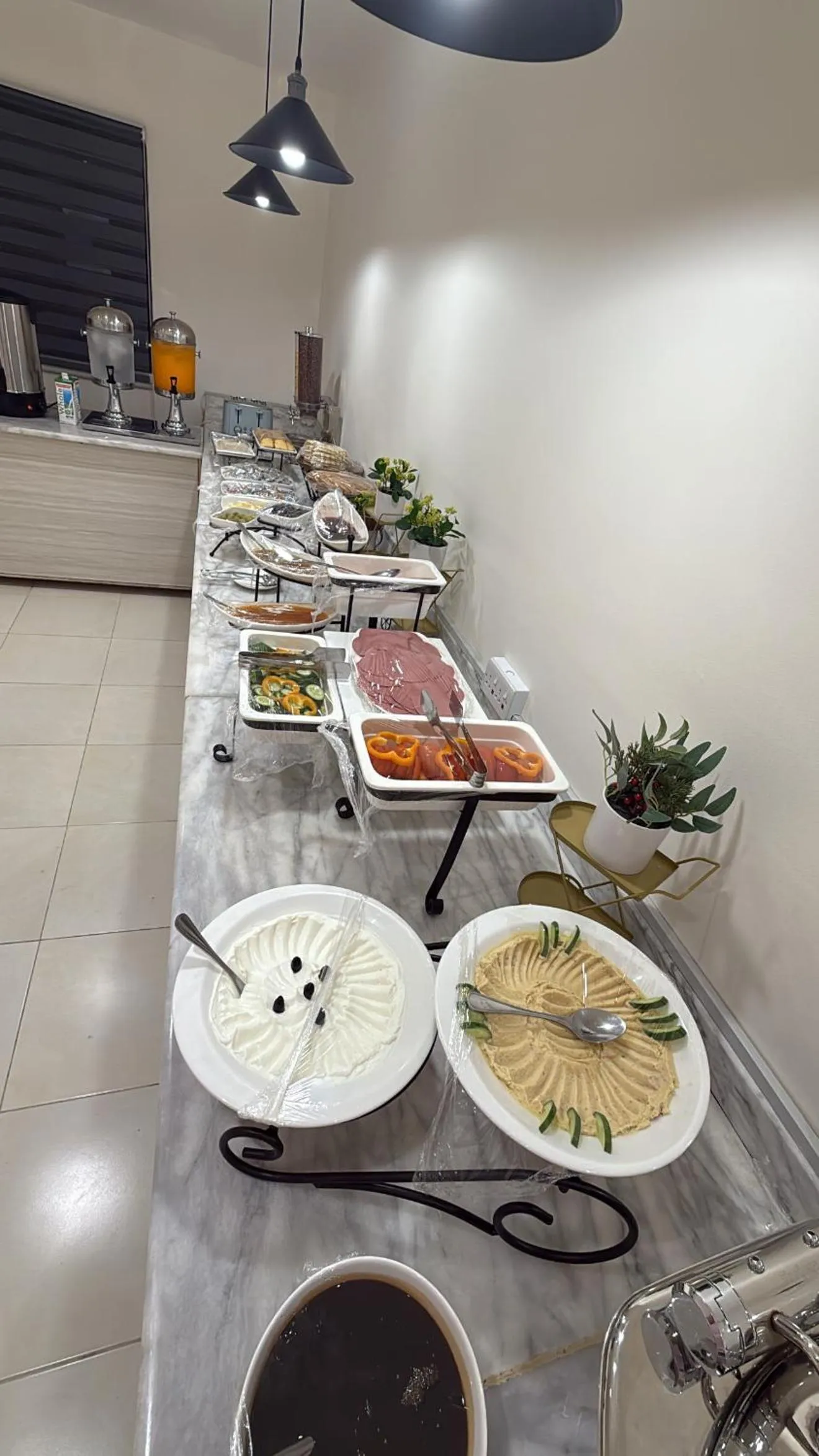 Food and drinks in Sky Hotel