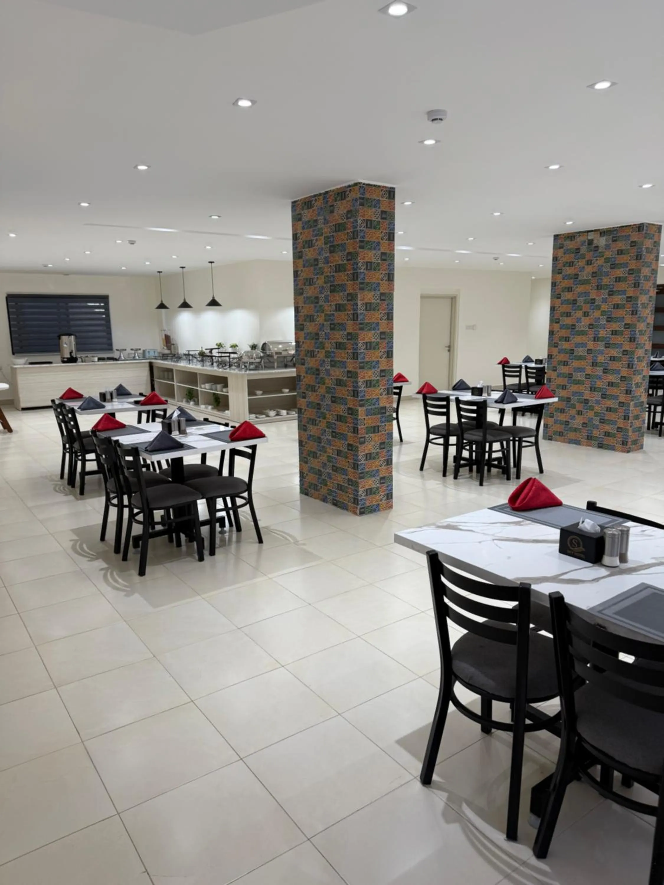 Restaurant/places to eat in Sky Hotel